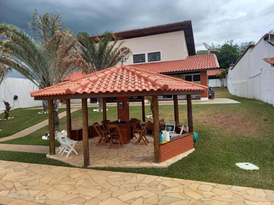 Chácara em Sarapui com 5 quartos sendo 3 suítes