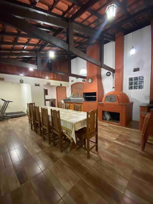 Chácara em Sarapui com 5 quartos sendo 3 suítes