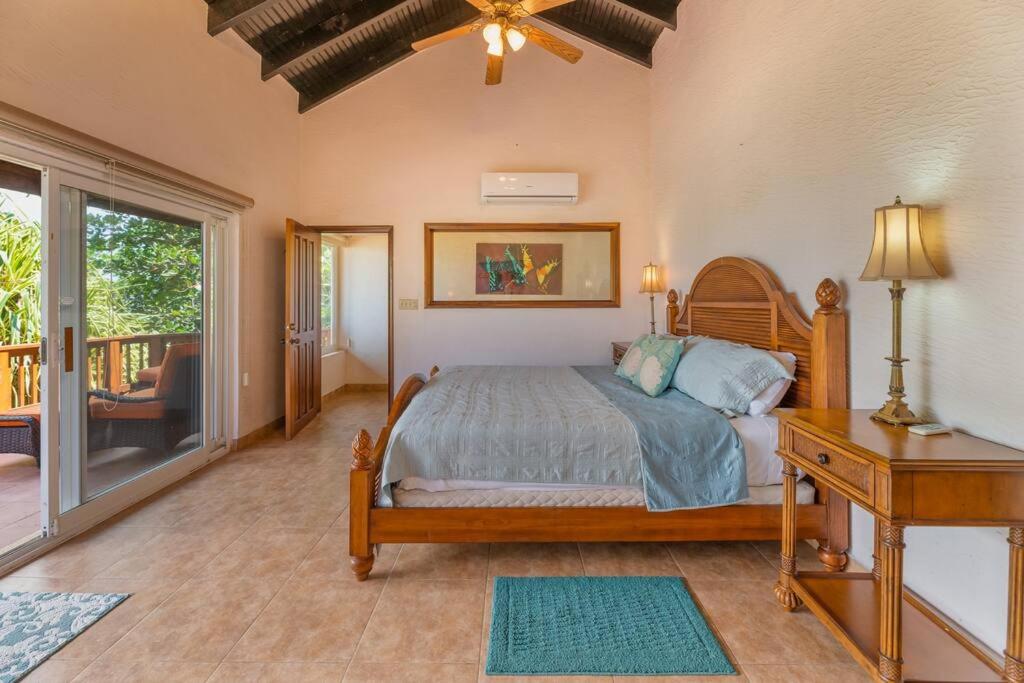 Roatan Seaside Rentals view 2