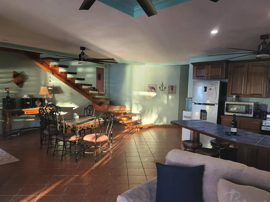 Roatan Seaside Rentals view 3