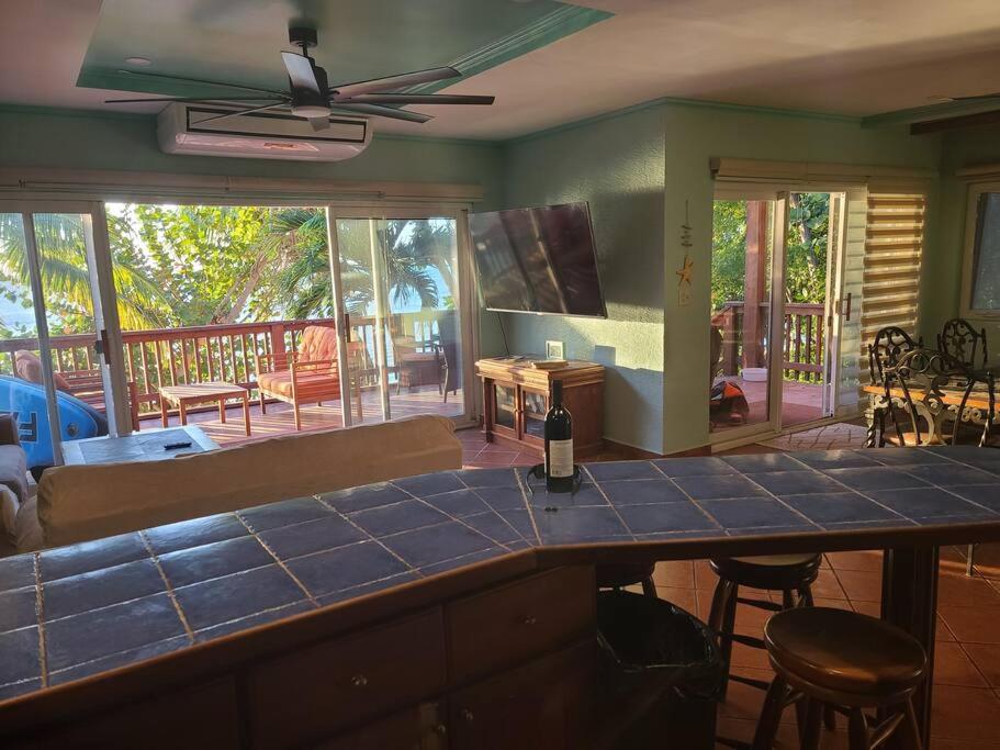 Roatan Seaside Rentals view 4