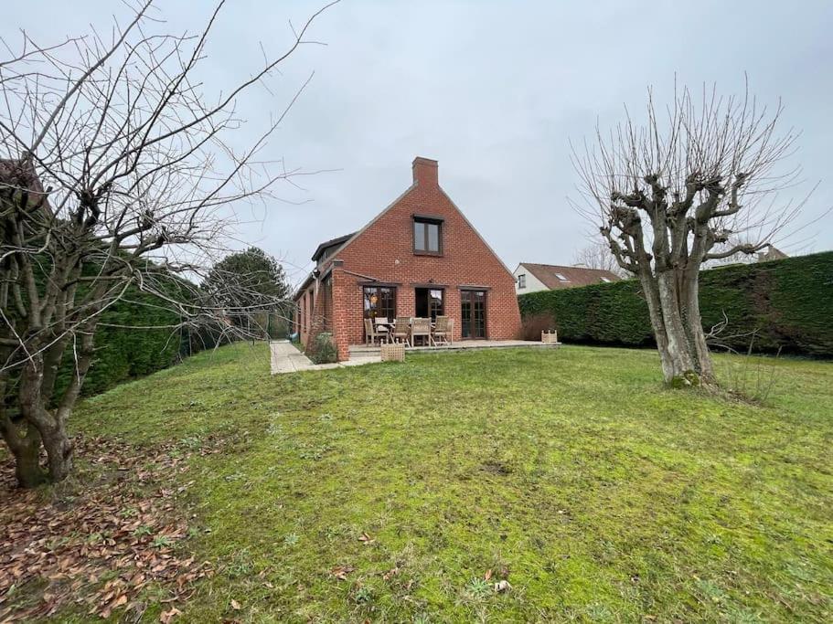 Villa James