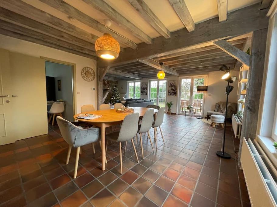 Villa James