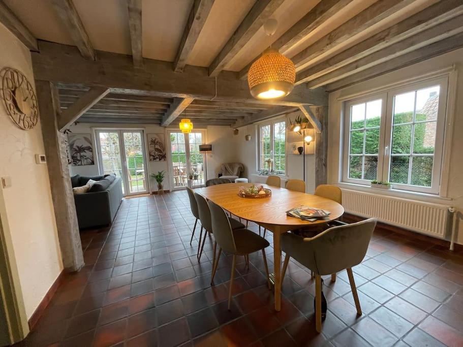 Villa James