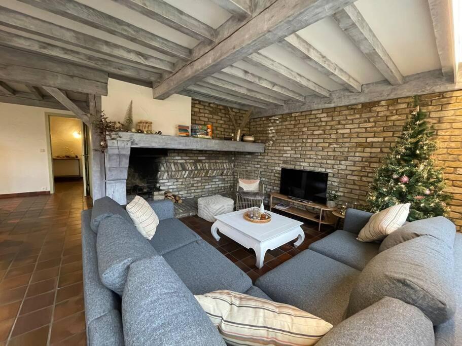 Villa James