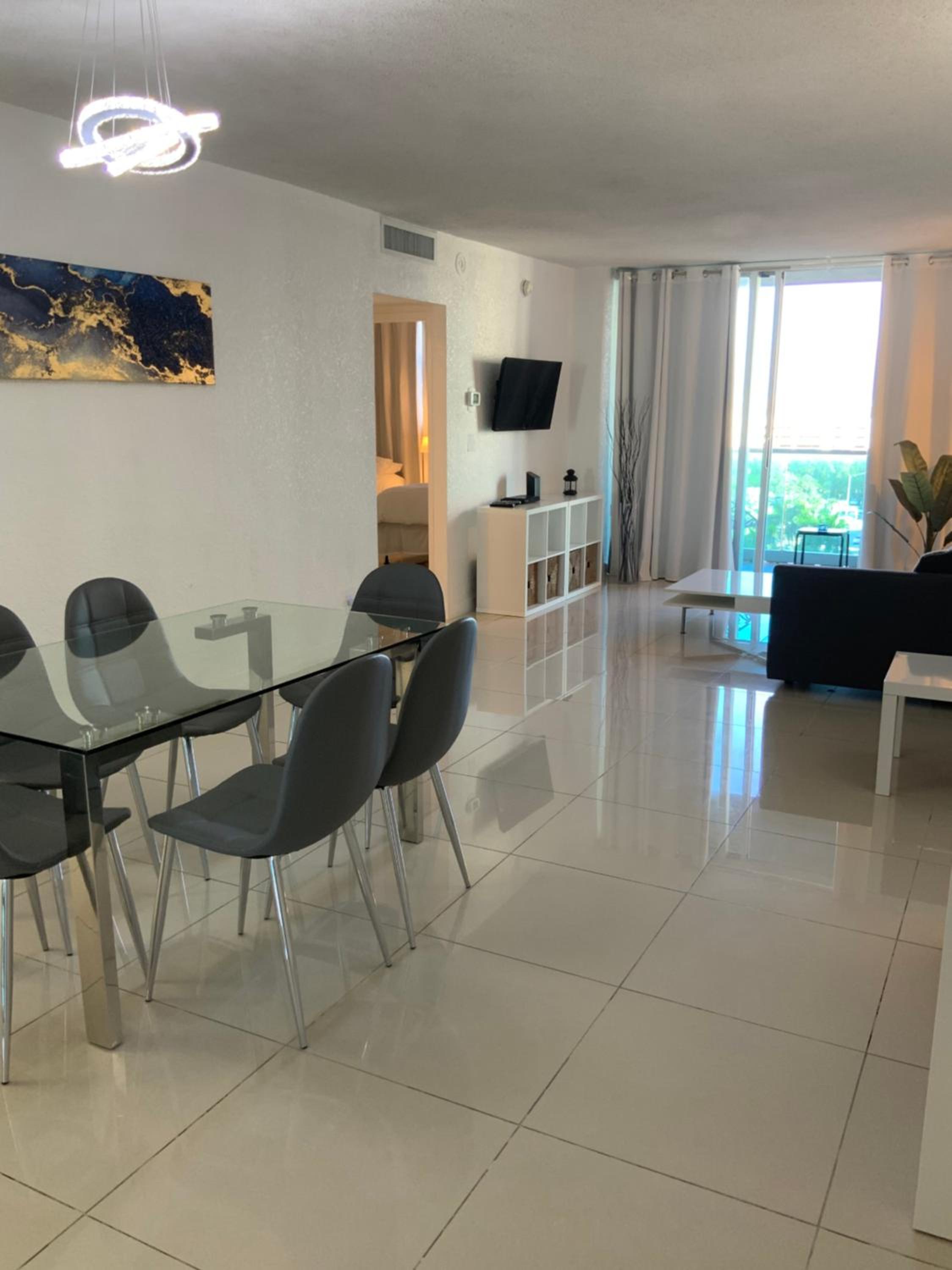 Modern Ocean View Apartment by Miami Te Espera - HALLANDALE 9E