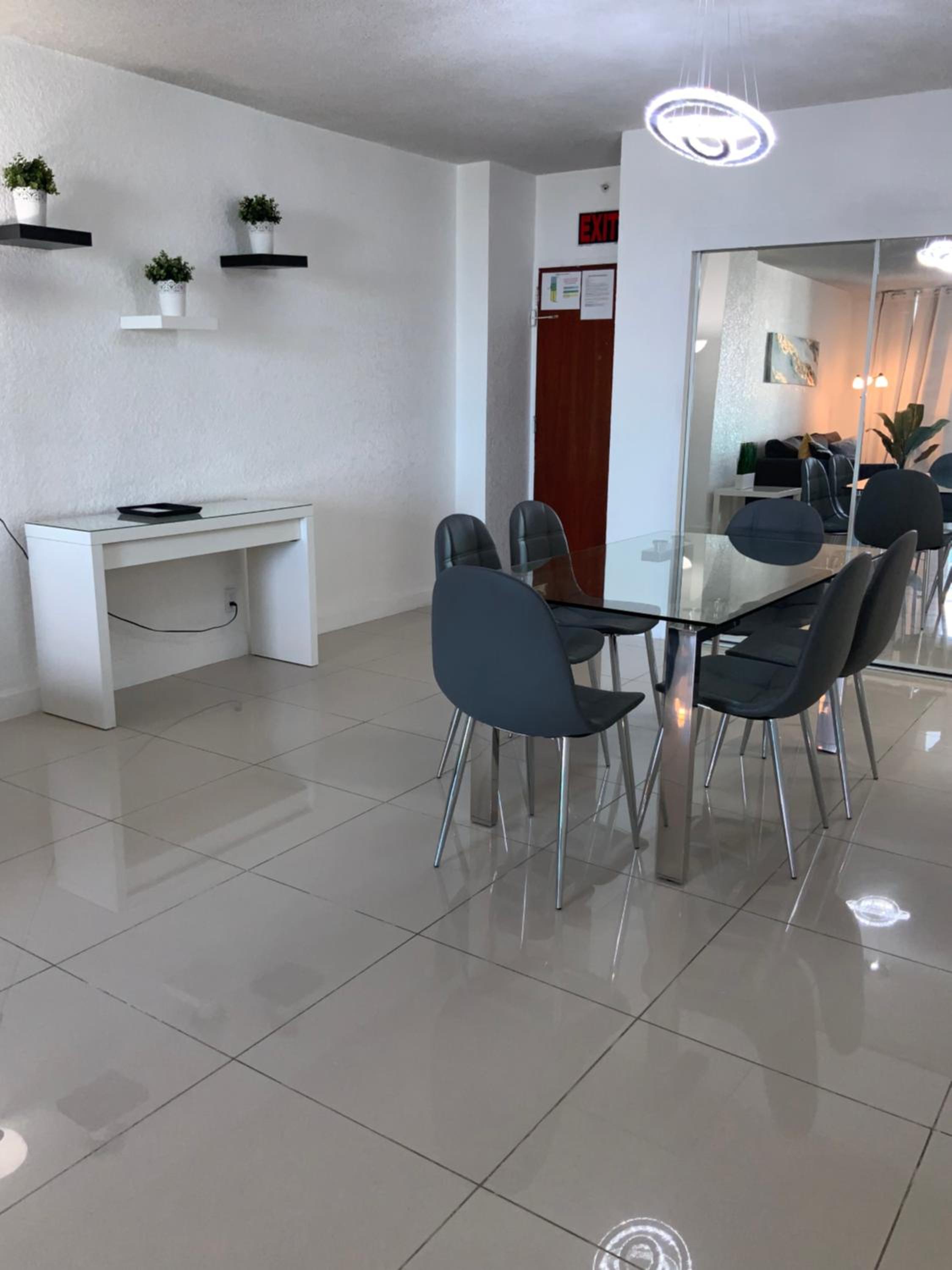 Modern Ocean View Apartment by Miami Te Espera - HALLANDALE 9E
