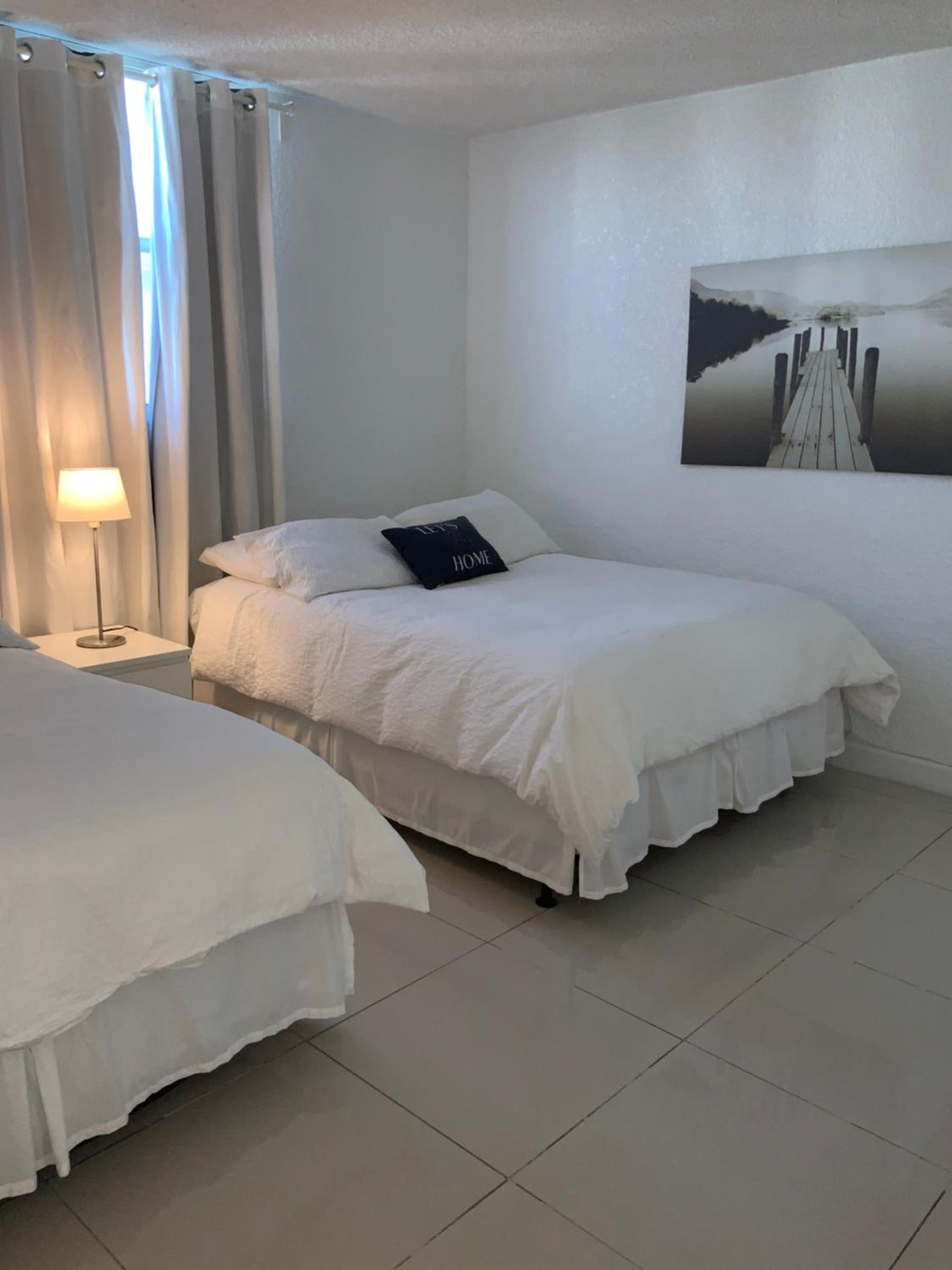 Modern Ocean View Apartment by Miami Te Espera - HALLANDALE 9E