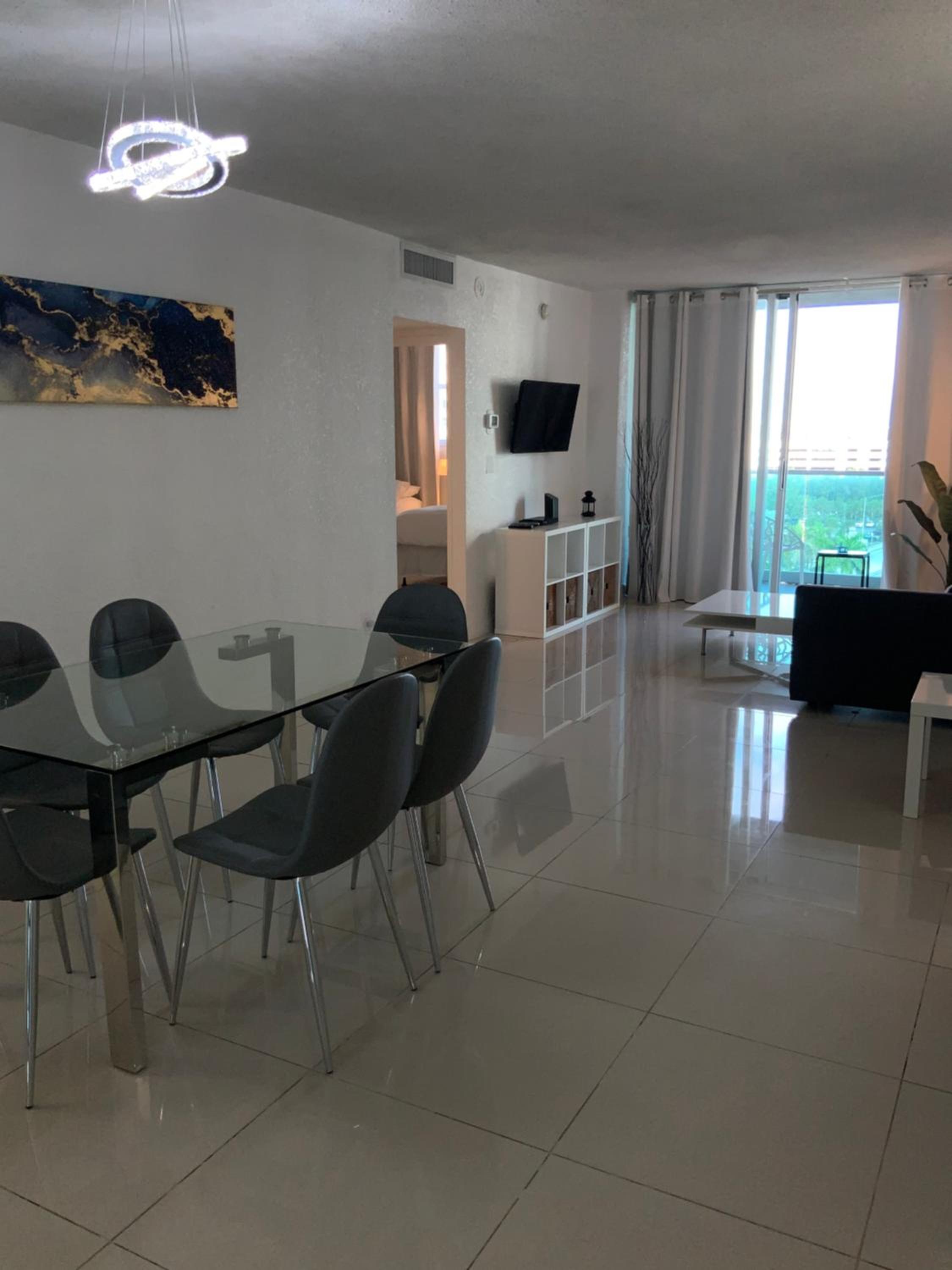Modern Ocean View Apartment by Miami Te Espera - HALLANDALE 9E