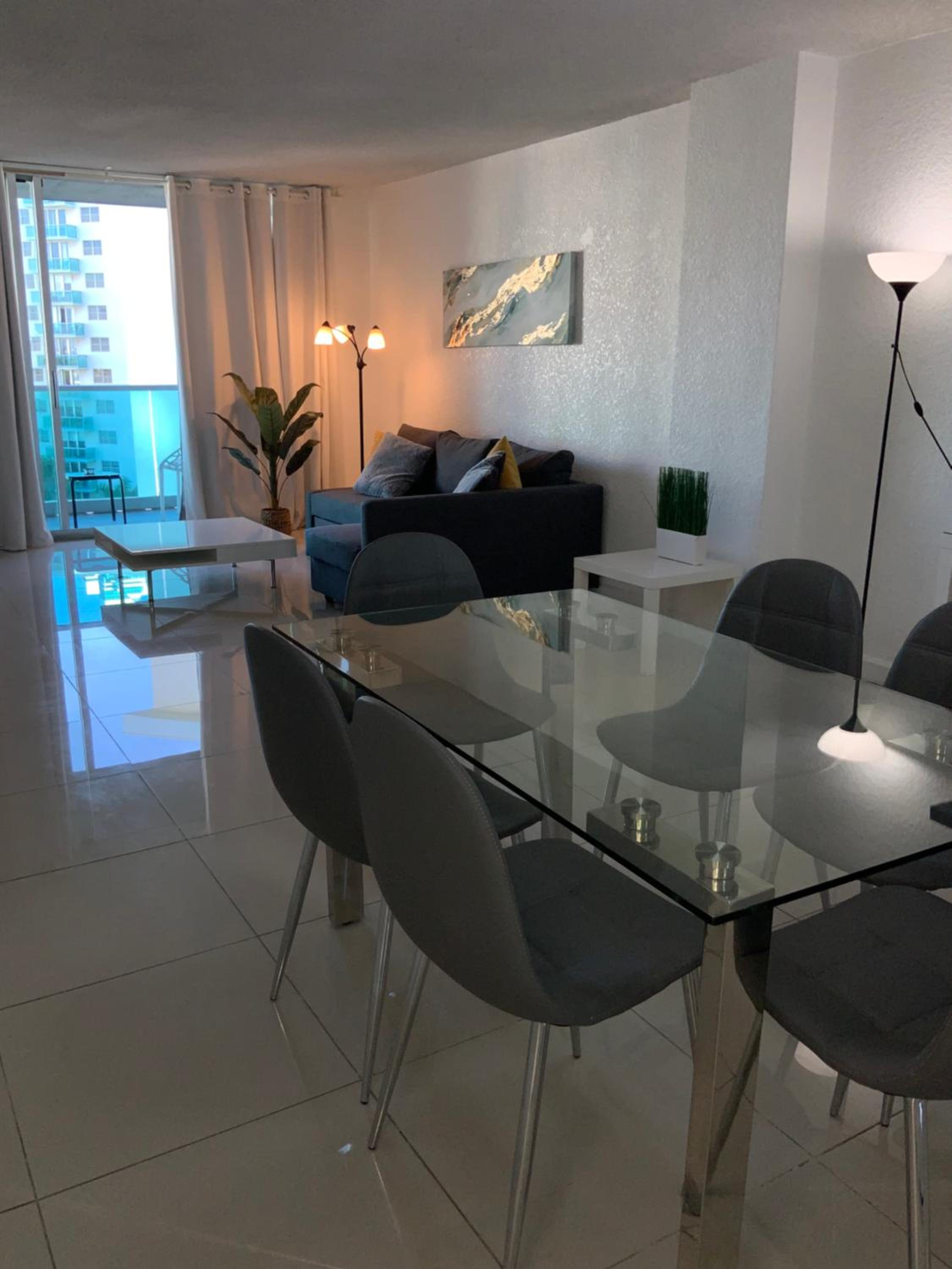 Modern Ocean View Apartment by Miami Te Espera - HALLANDALE 9E
