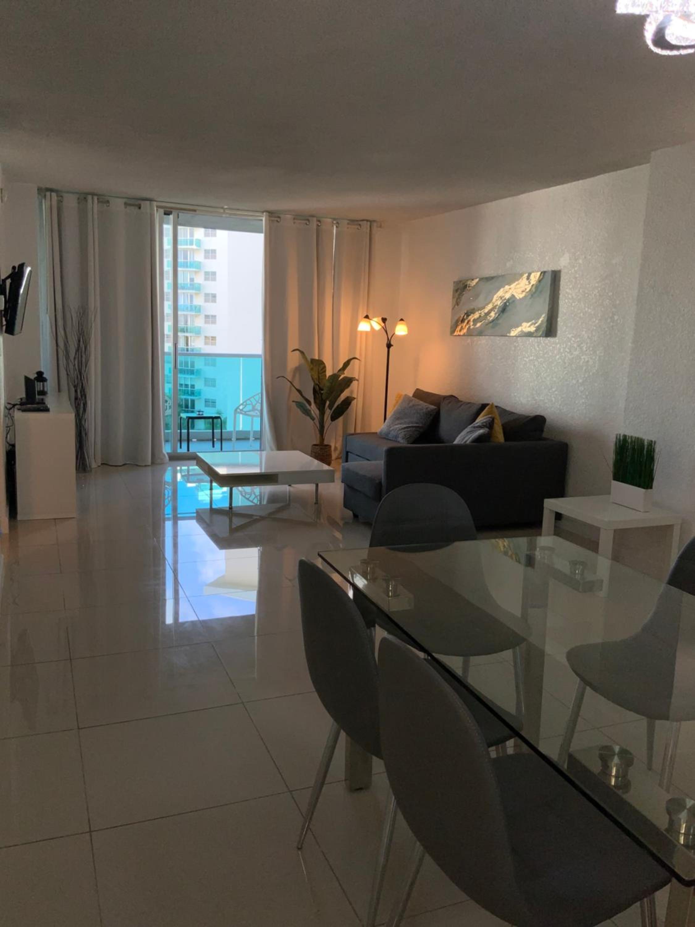 Modern Ocean View Apartment by Miami Te Espera - HALLANDALE 9E