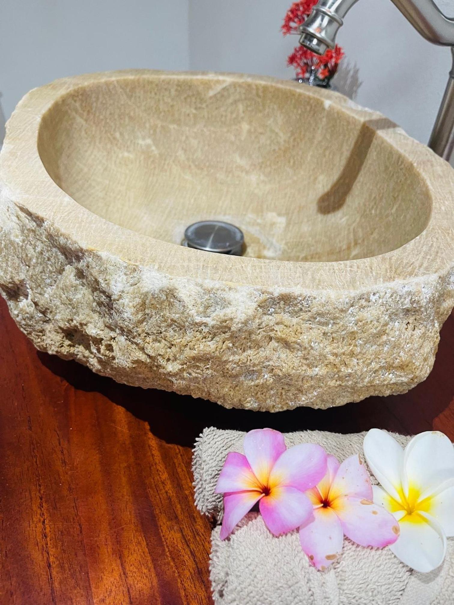 Sloth Premium Riverfront Jungle Villa with Jacuzzi and Pool