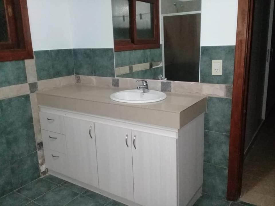 Casa Grande en Necochea, Proxima a la Playa