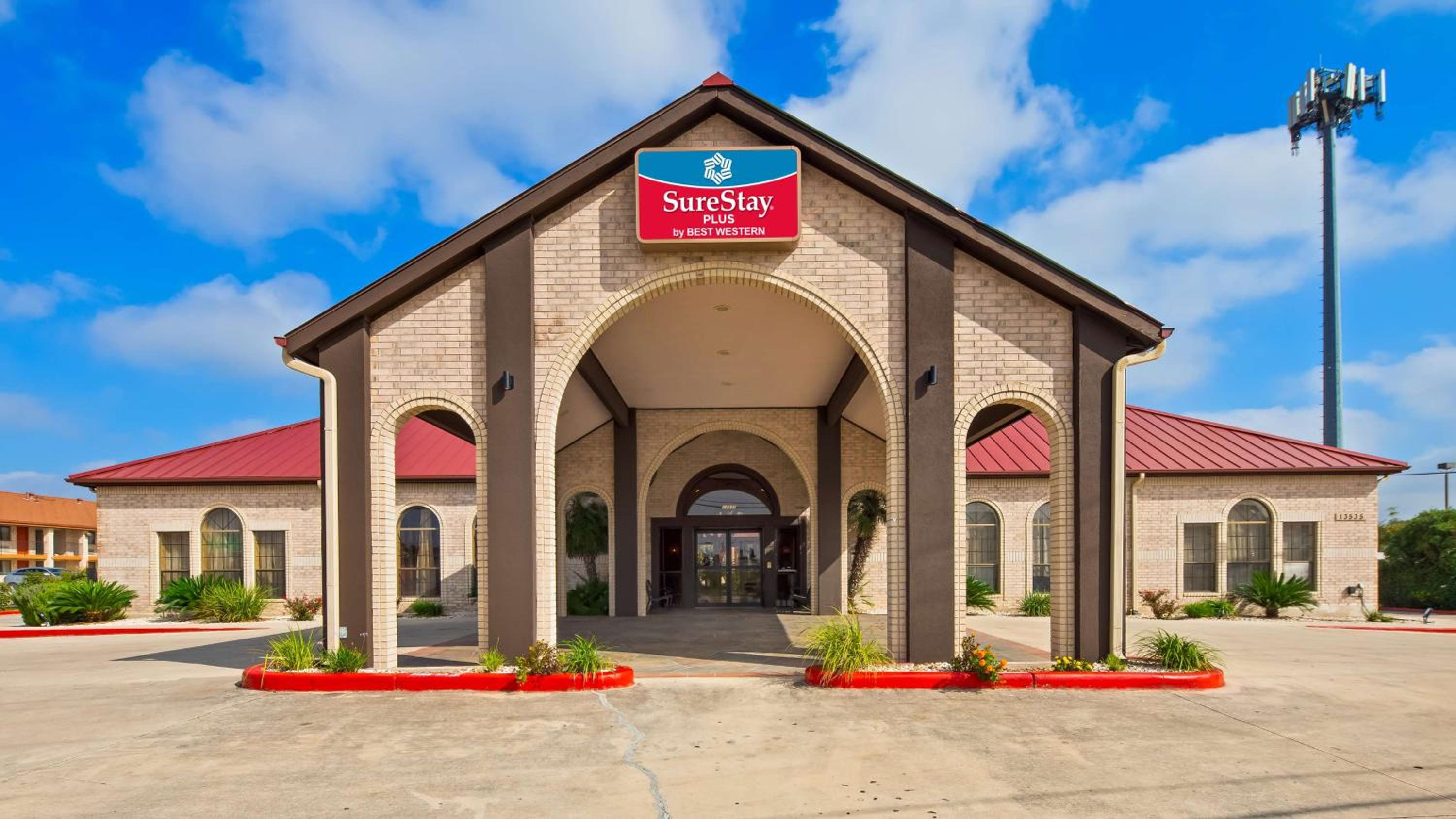 Hotel SureStay Plus by Best Western San Antonio Fiesta Inn - Image 1