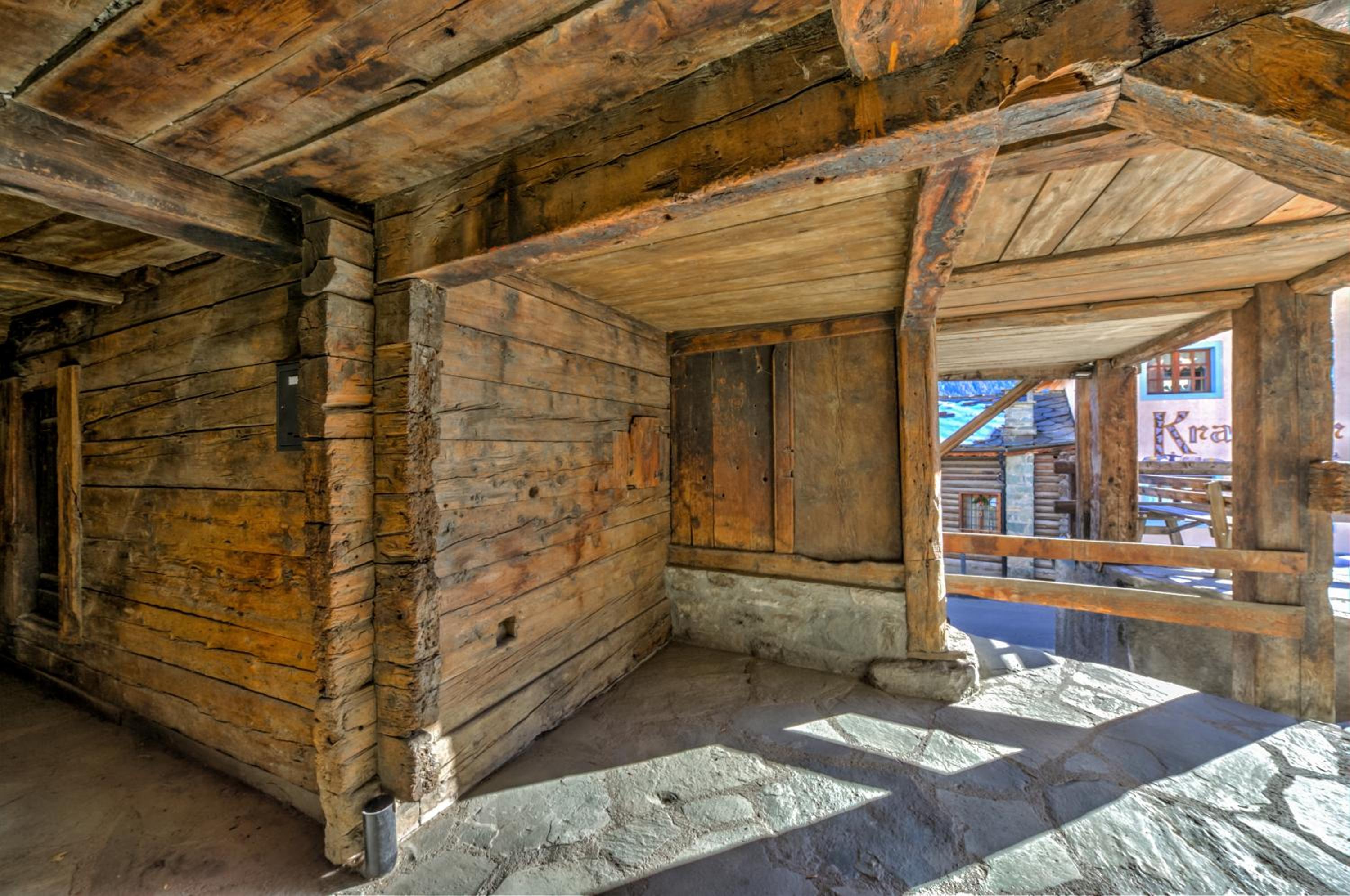 Maison Chasseur Alpine Design Lodge view 2