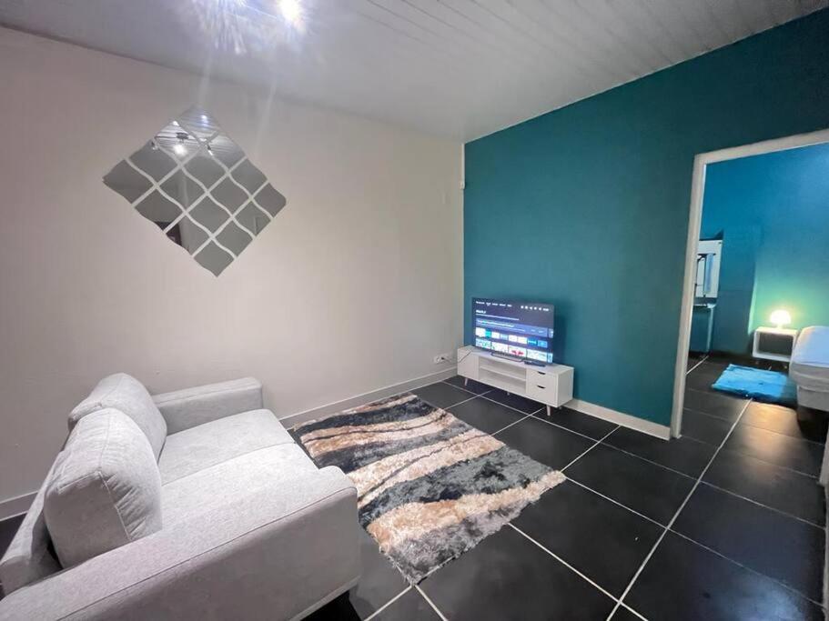 Sermie T2 climatisé avec piscine view 2