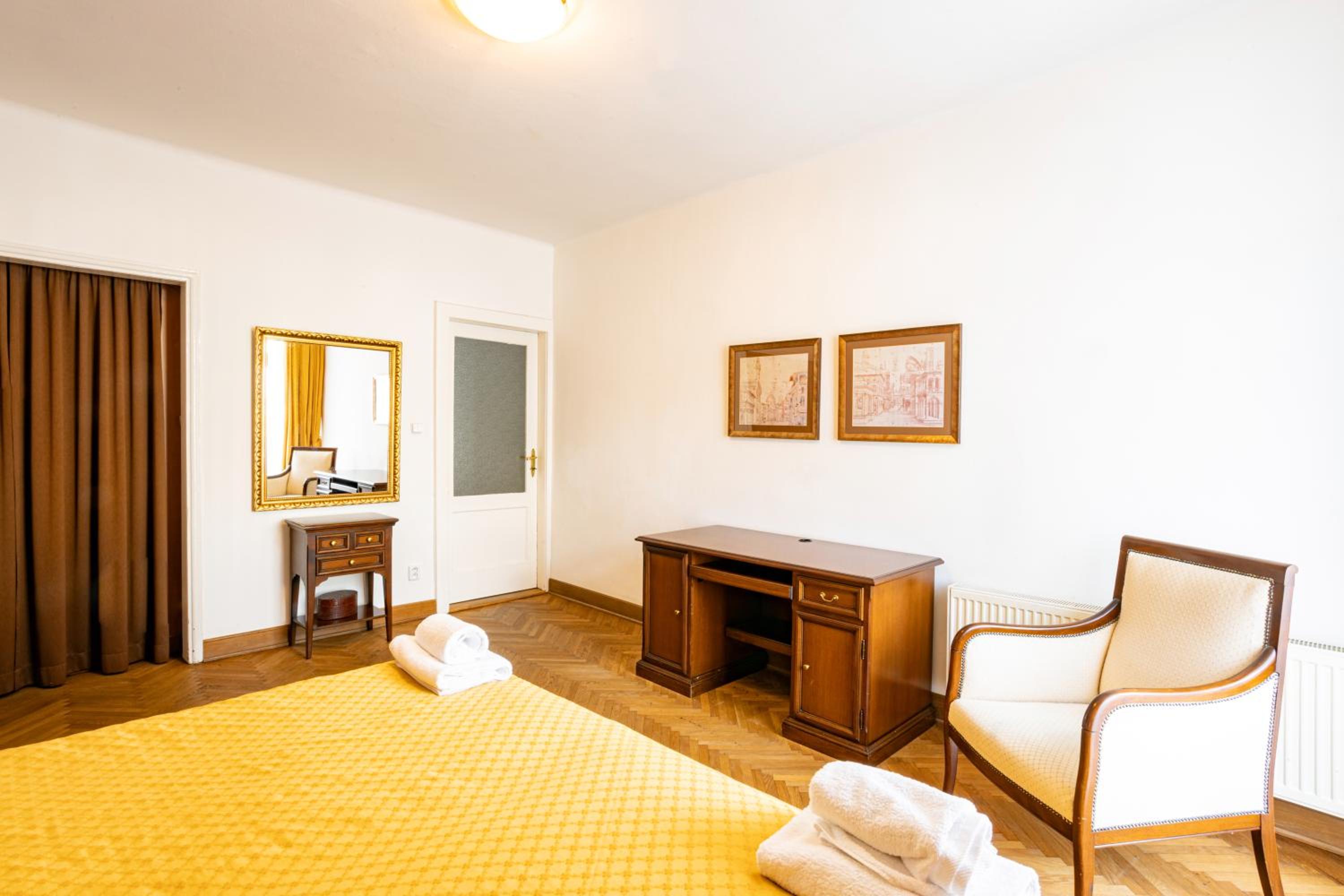 Melissa apartments