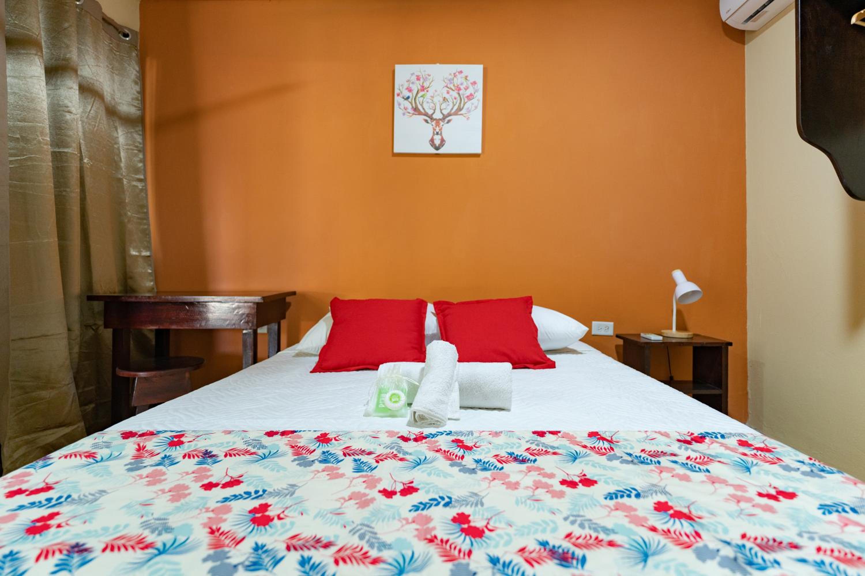 Hotel El Cocobolo Food&Rest Room 4 B&B WiFi AC Pkg Free Swimmingpool