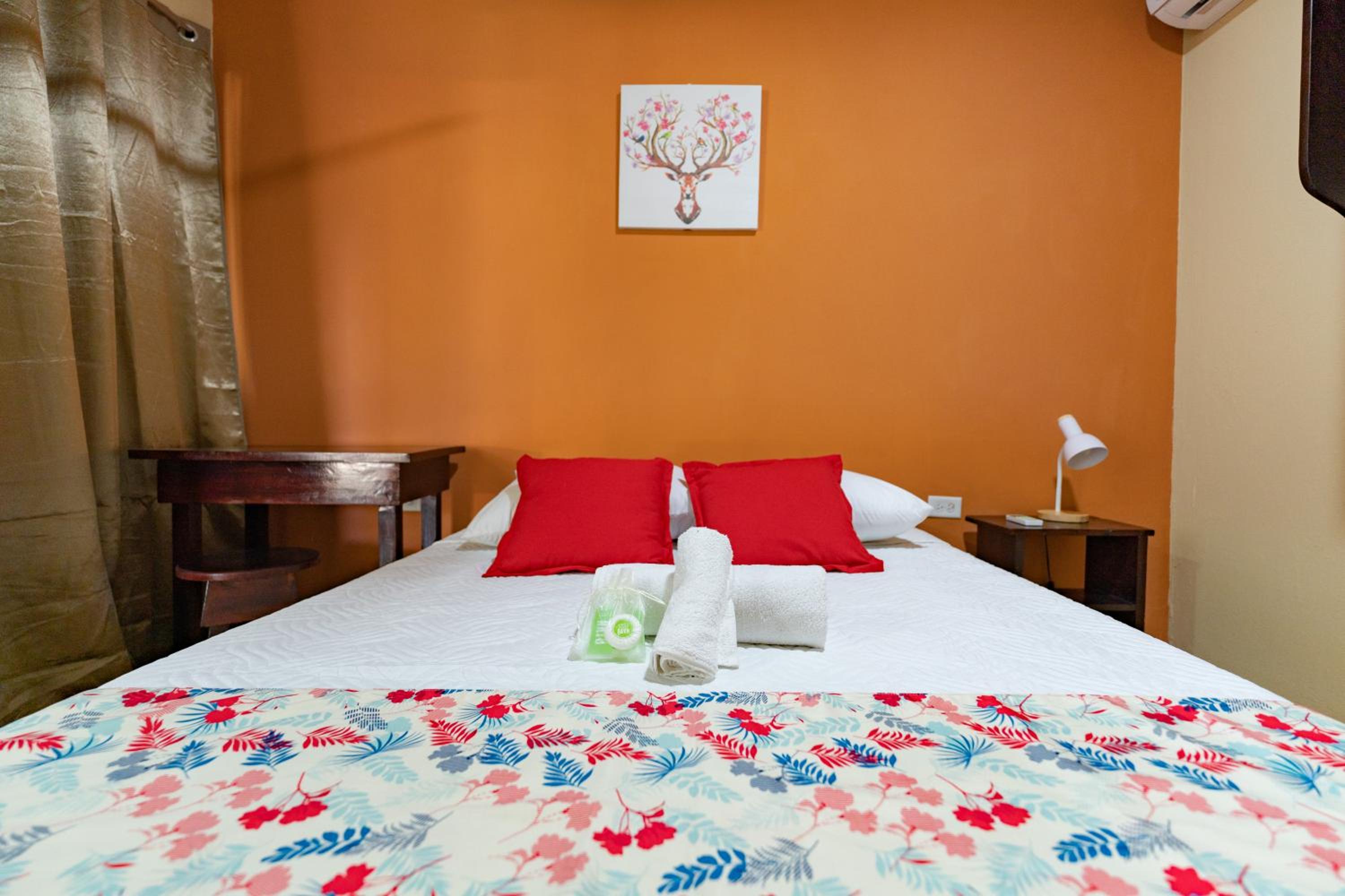 Hotel El Cocobolo Food&Rest Room 4 B&B WiFi AC Pkg Free Swimmingpool