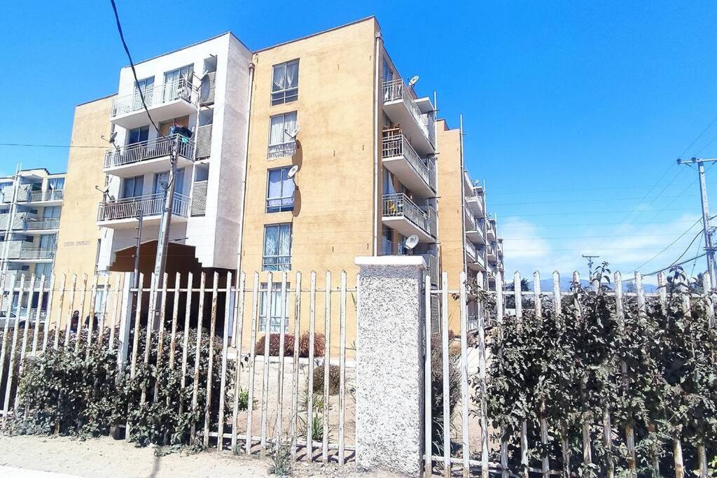Departamento de 3 dormitorios a pasos Av. del Mar.