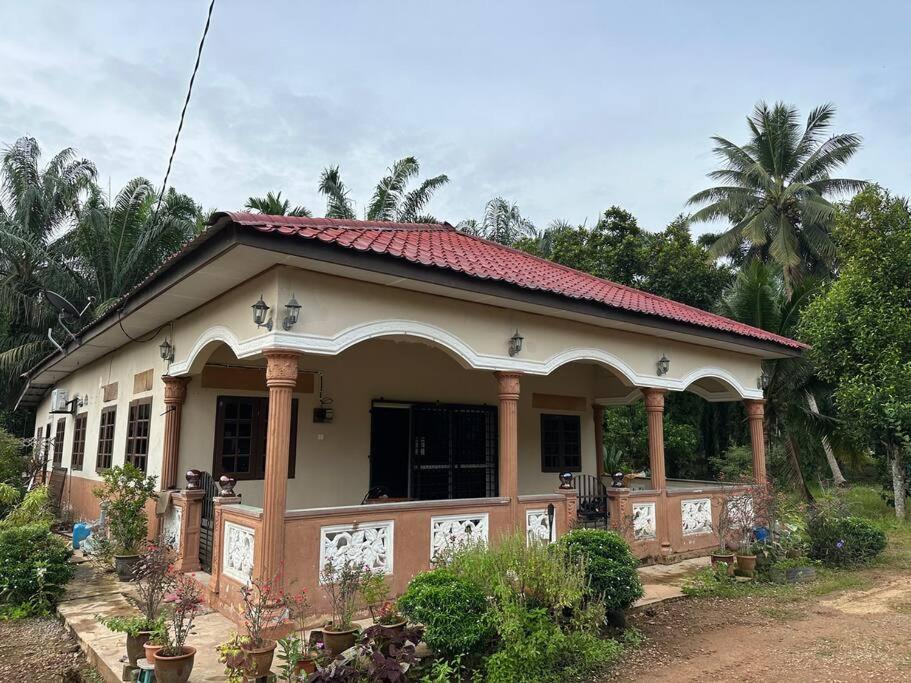 Homestay Hjh Rokiah, F.Tementi photo 1