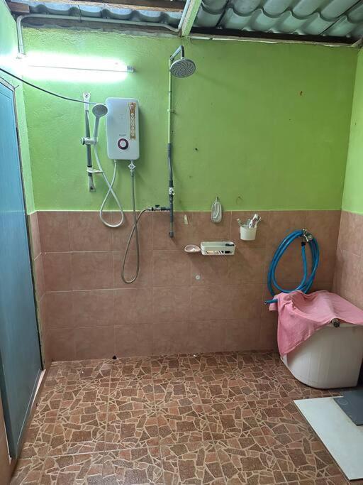 Homestay Hjh Rokiah, F.Tementi photo 5