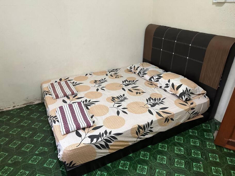 Homestay Hjh Rokiah, F.Tementi photo 7