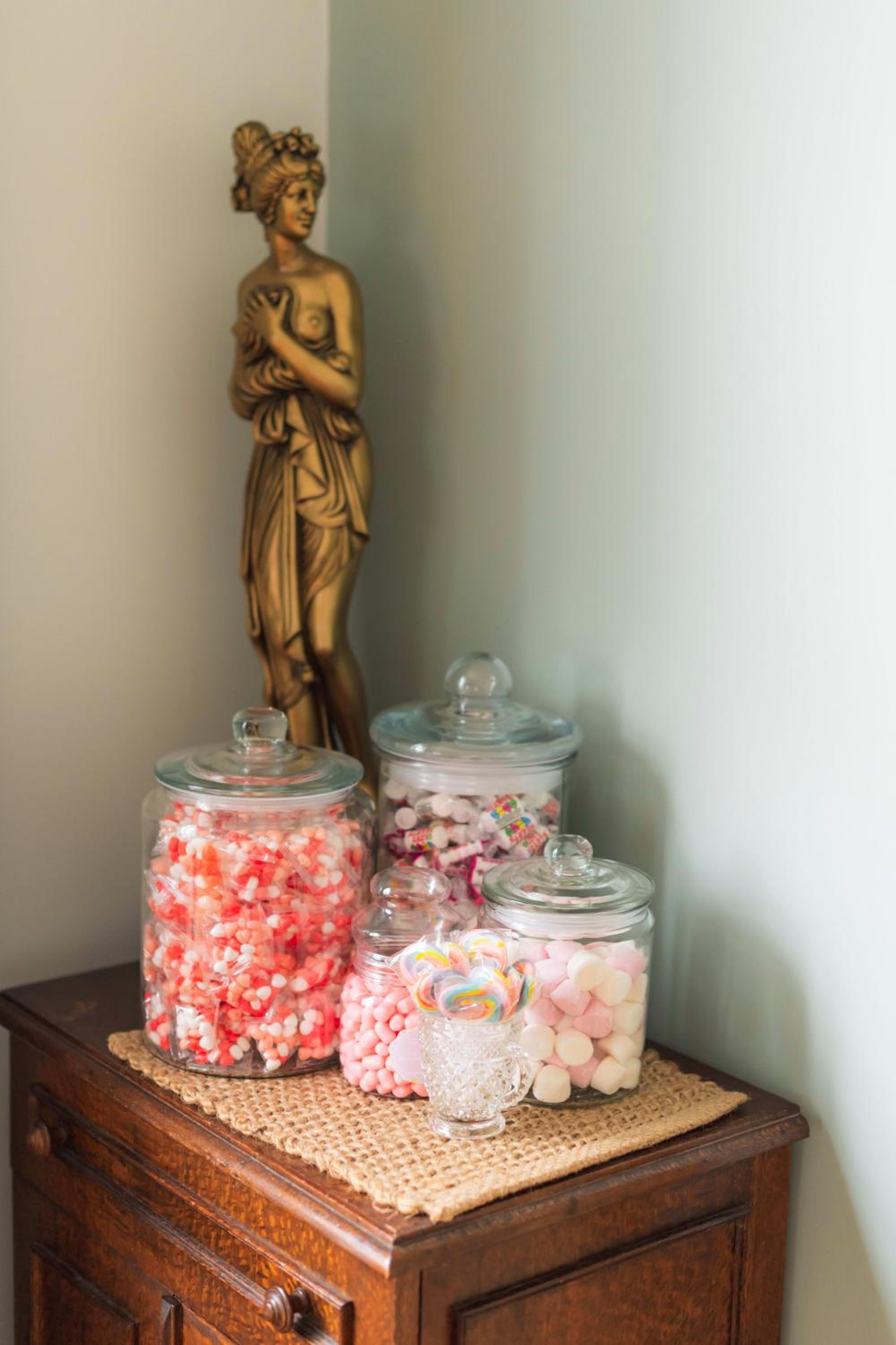 Benambra Boutique Accommodation - c1883 'Lonsdale Suite'