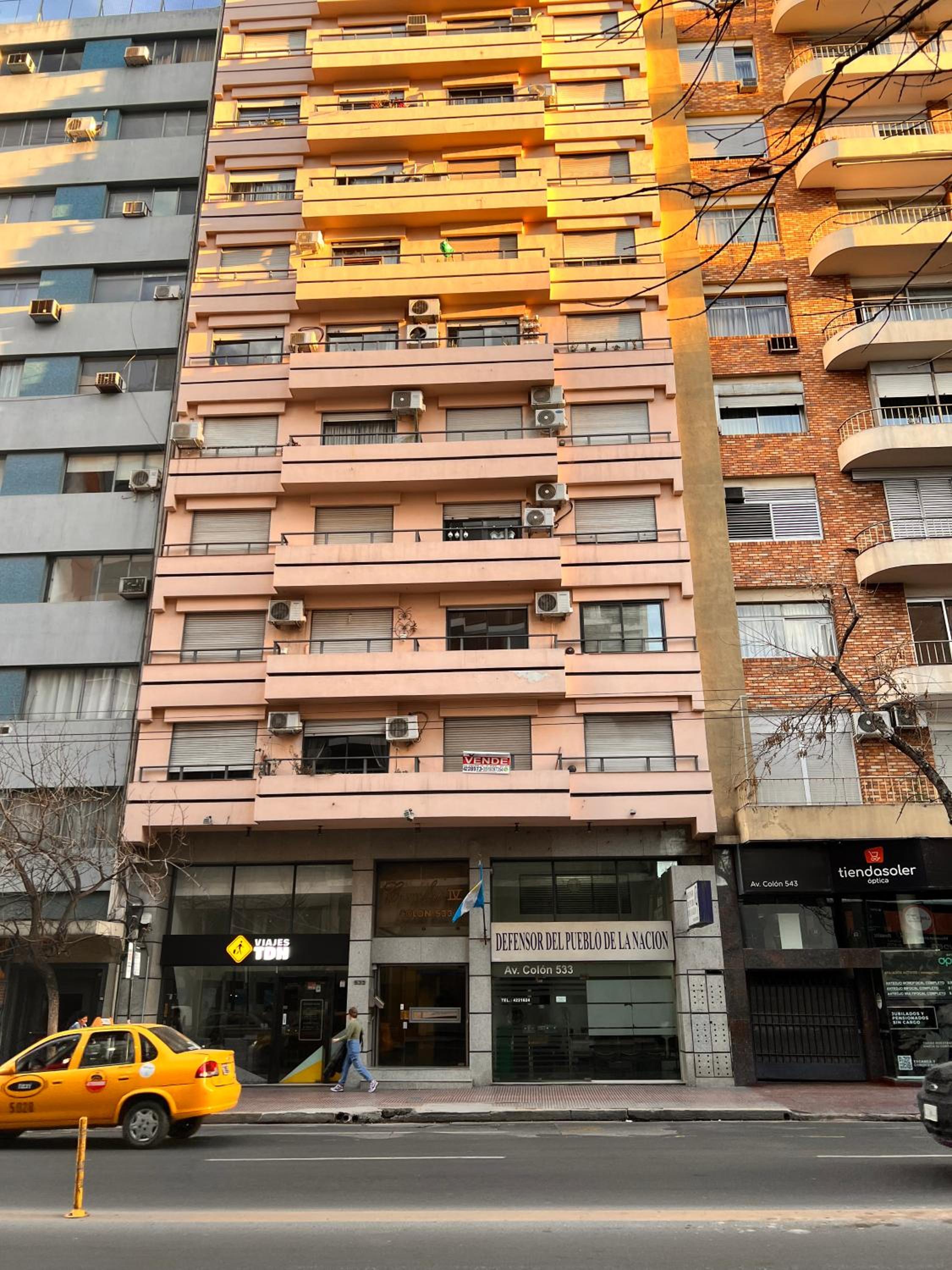 Apartamento en Colón y Cañada