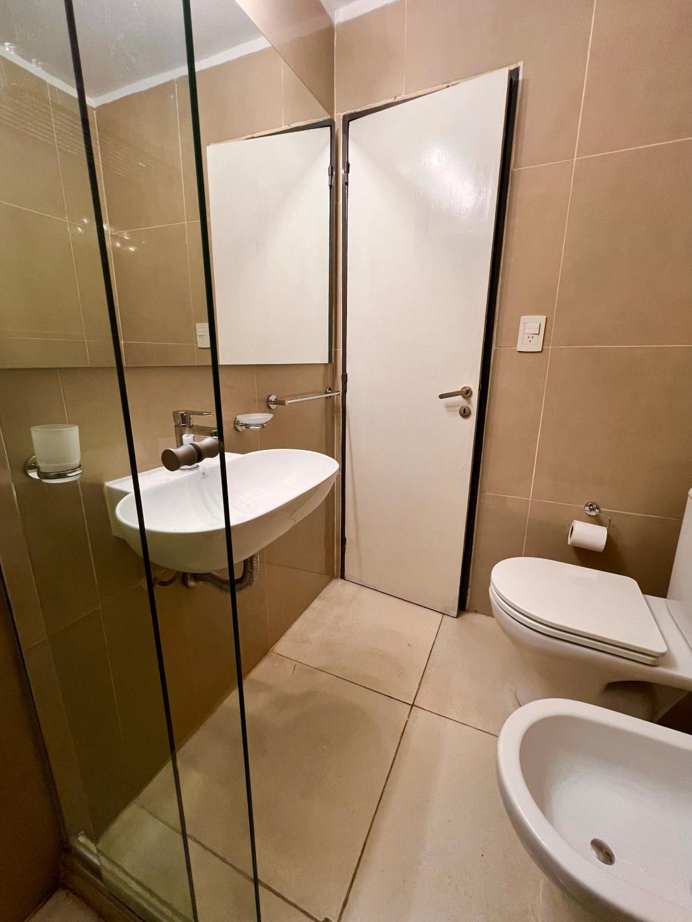 Apartamento en Colón y Cañada