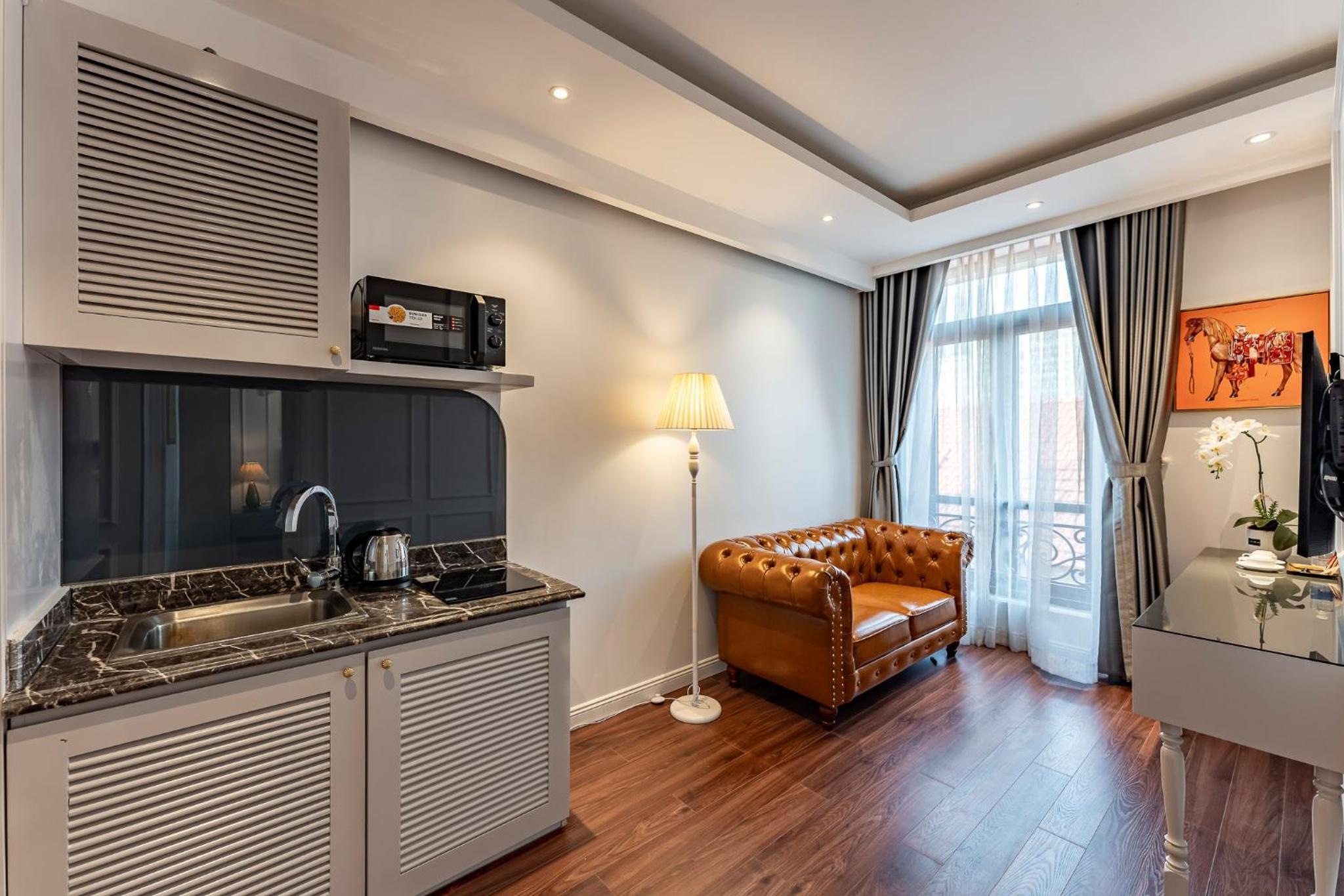 Golden Star Apartment & Hotel