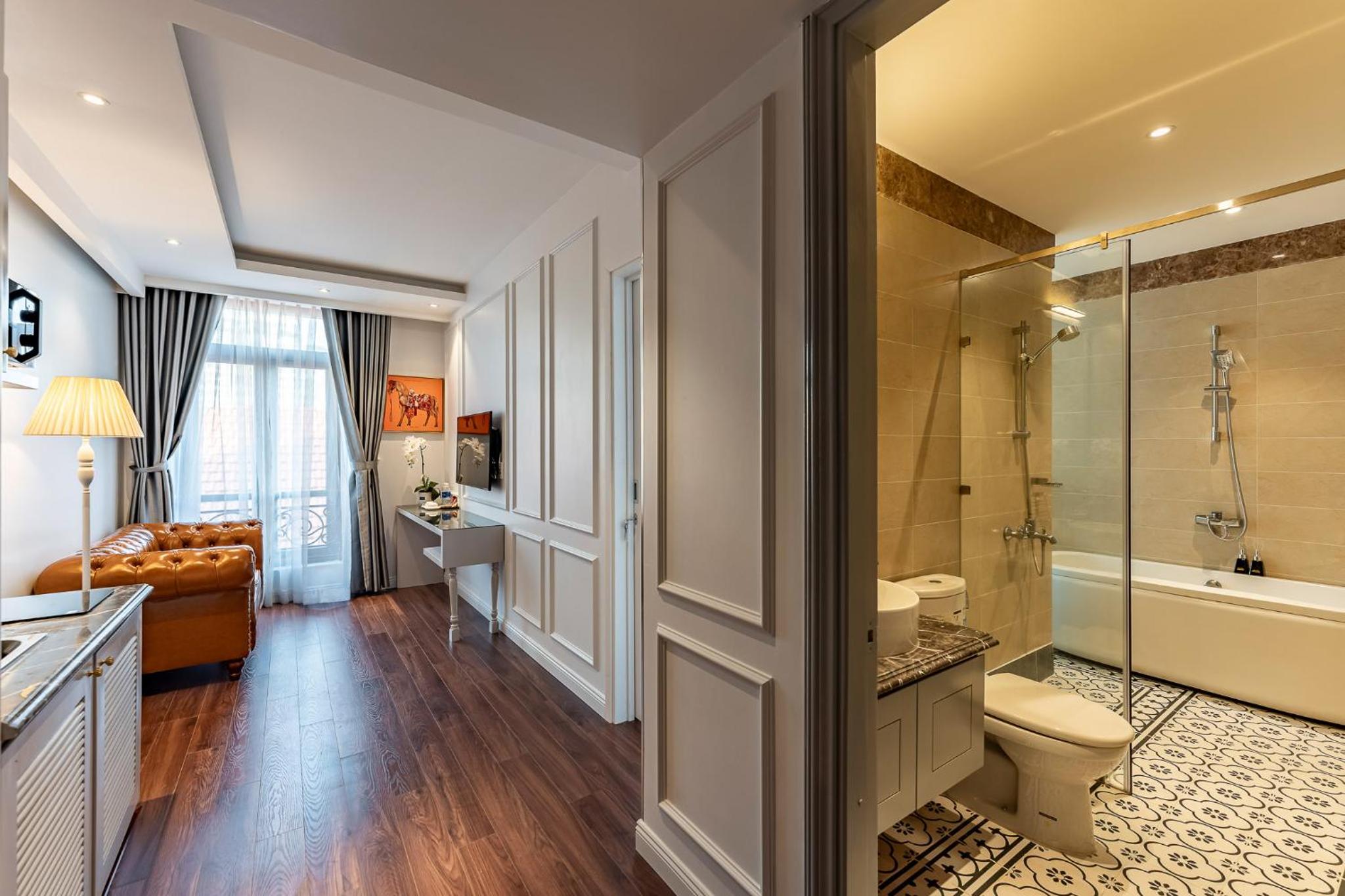 Golden Star Apartment & Hotel