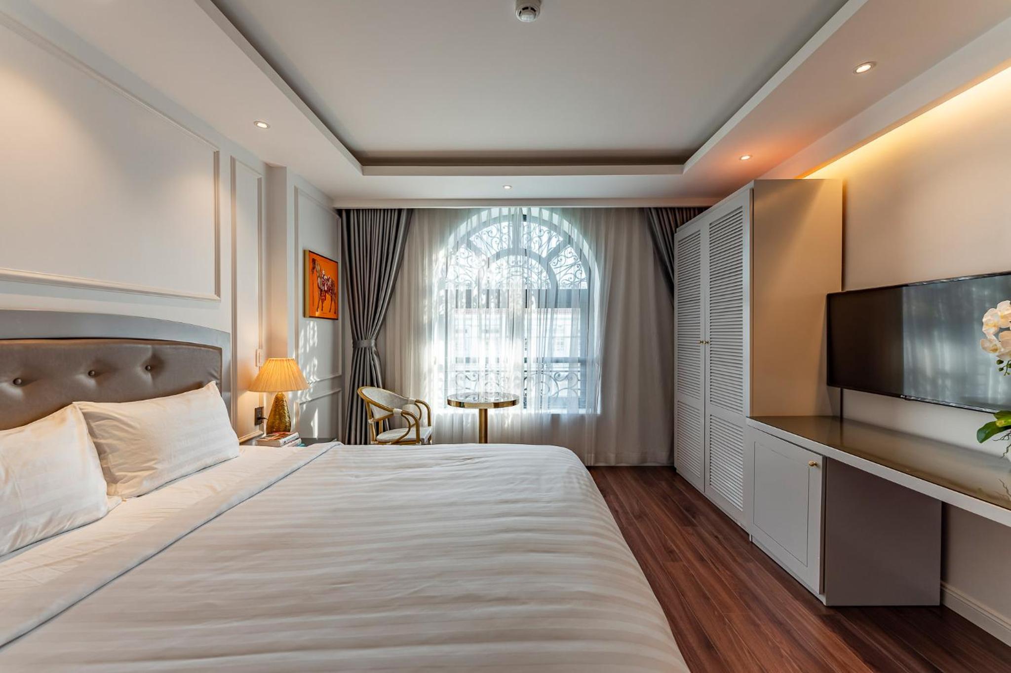 Golden Star Apartment & Hotel