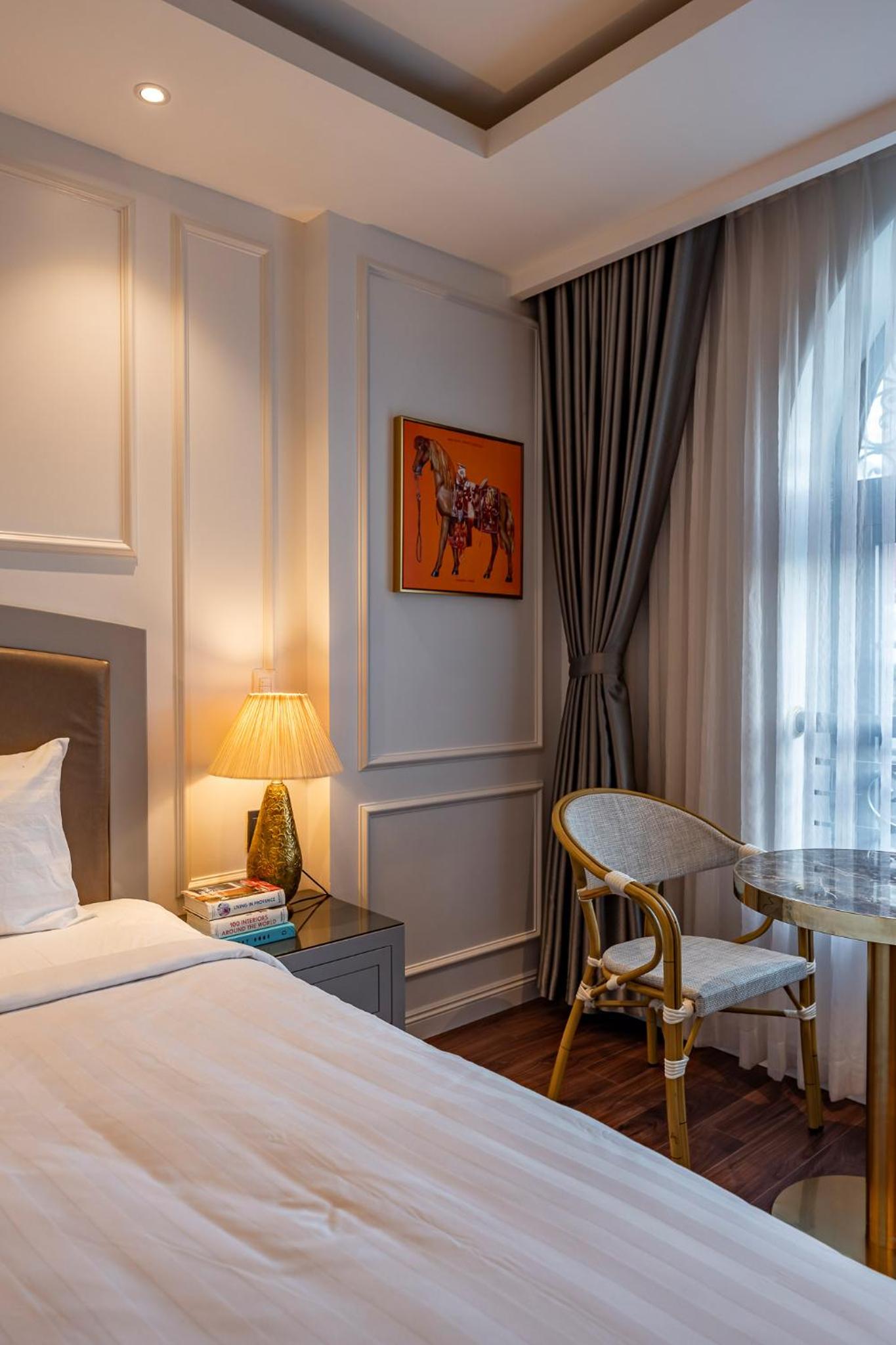 Golden Star Apartment & Hotel