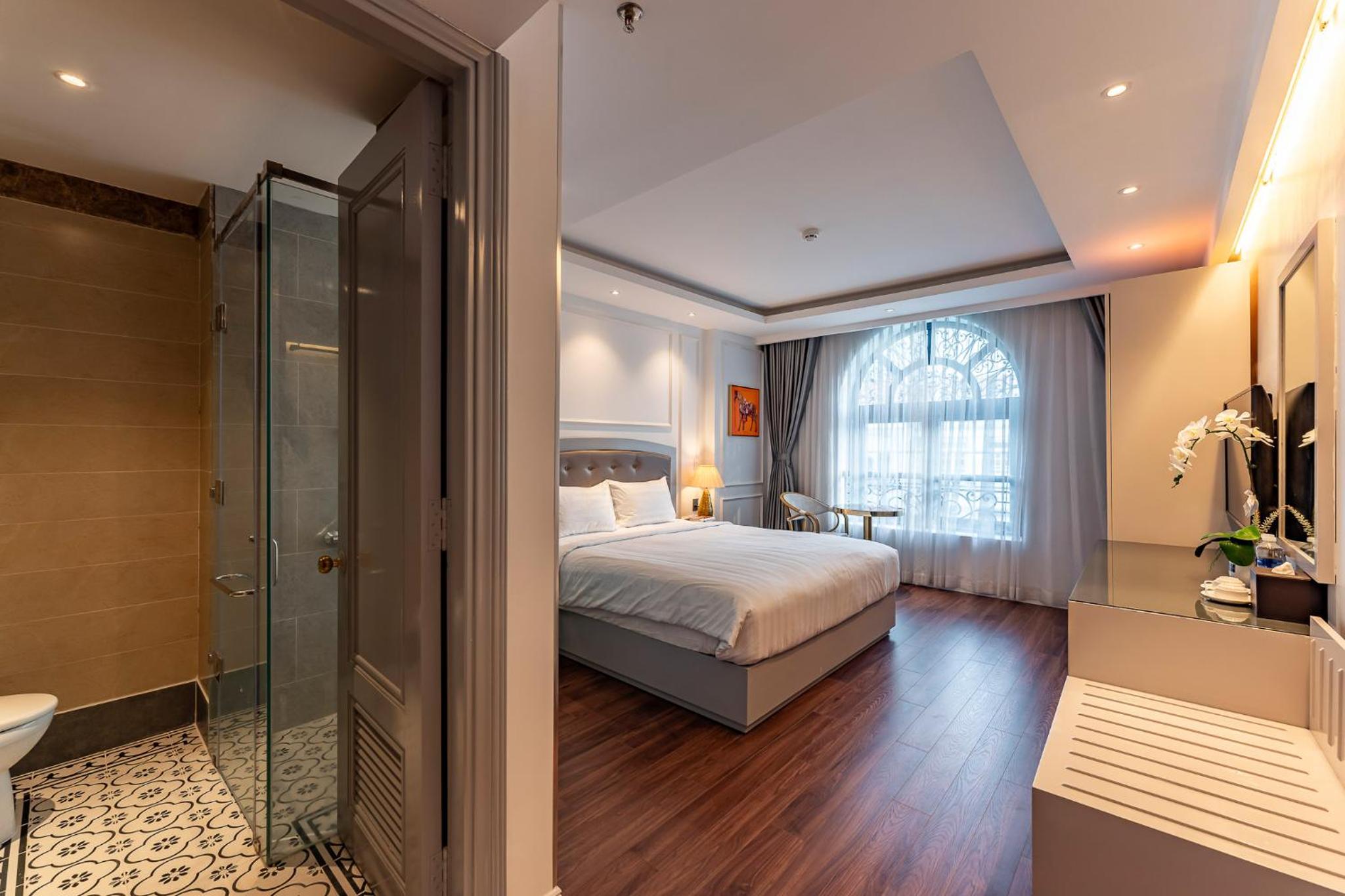 Golden Star Apartment & Hotel
