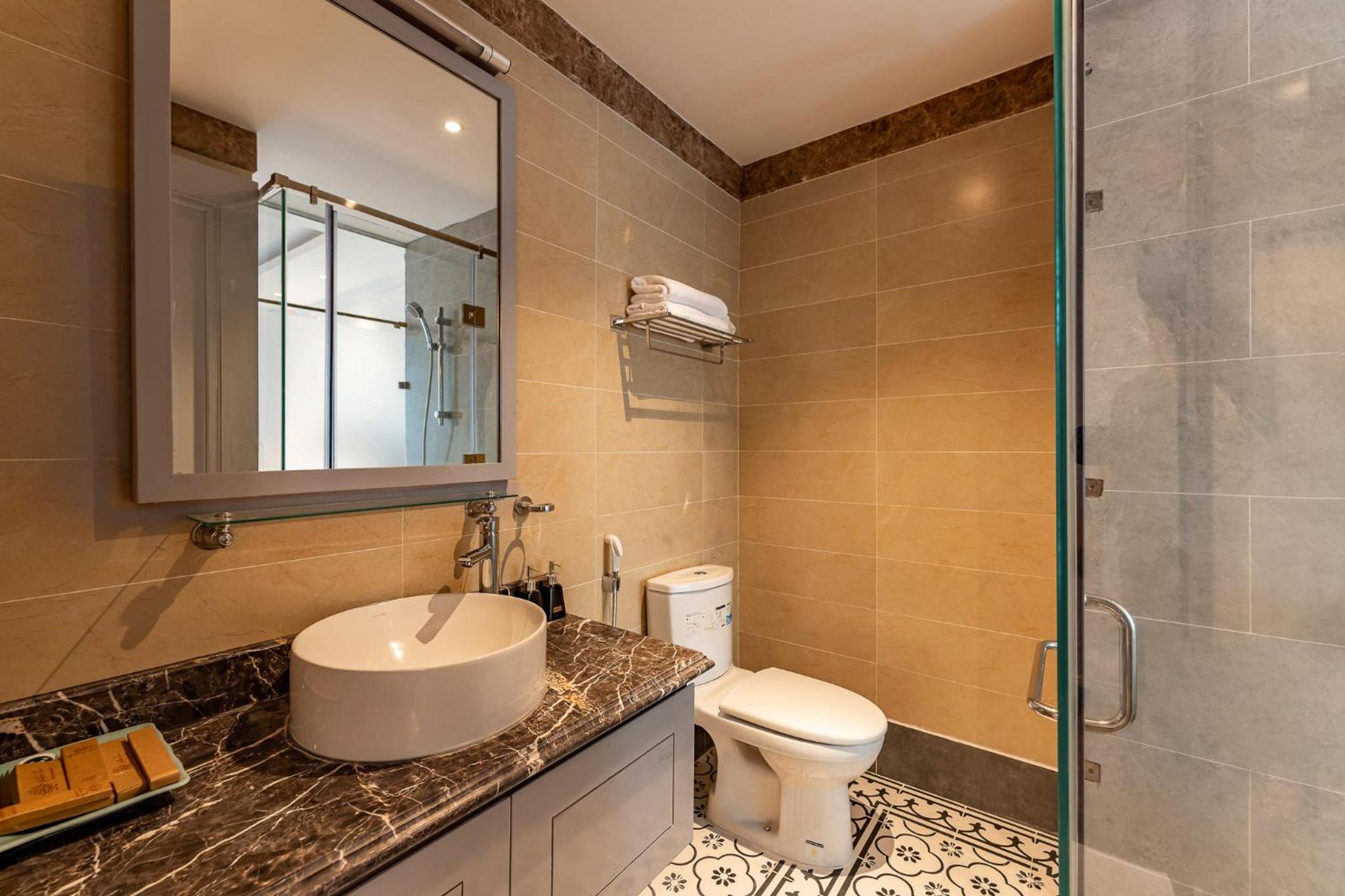 Golden Star Apartment & Hotel