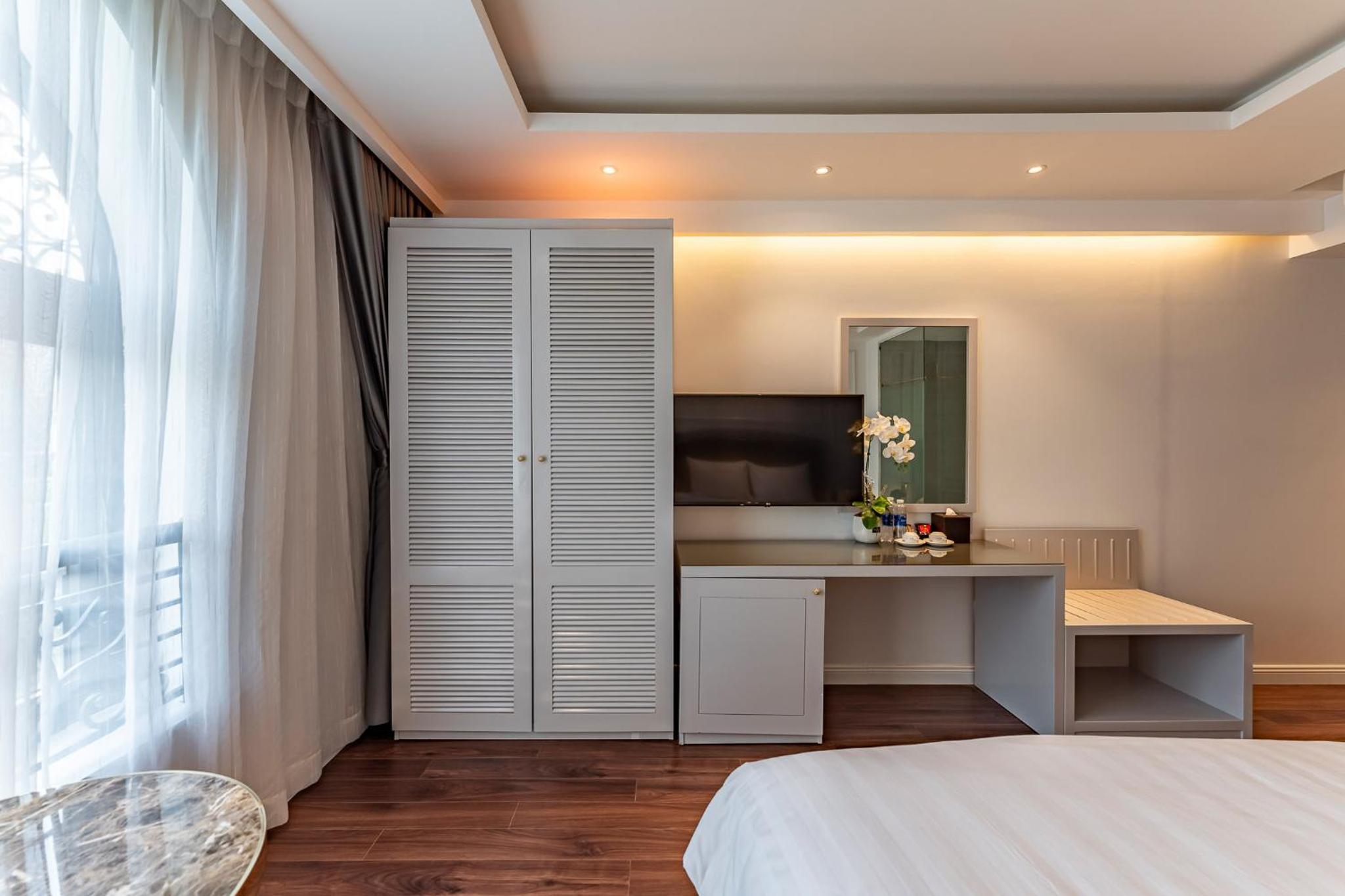 Golden Star Apartment & Hotel