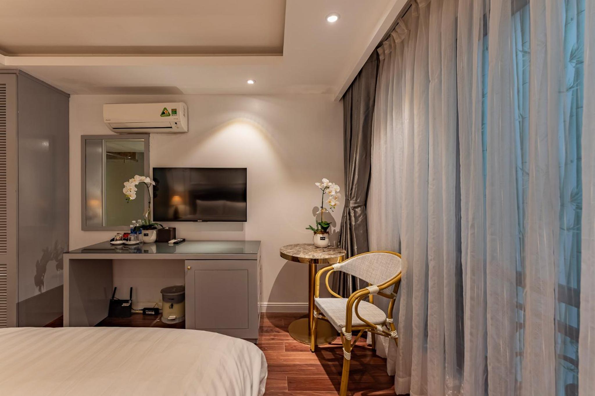 Golden Star Apartment & Hotel