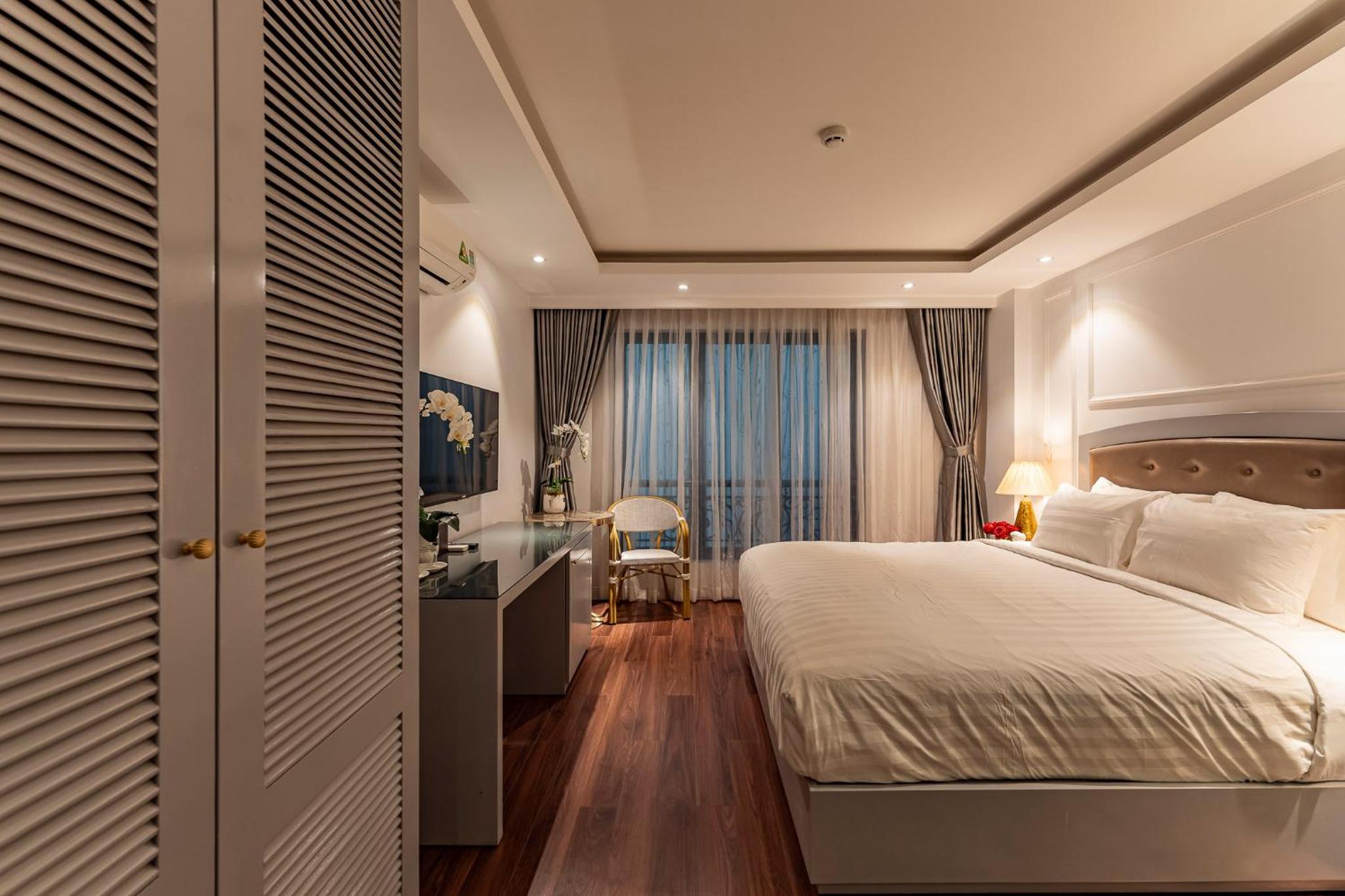 Golden Star Apartment & Hotel