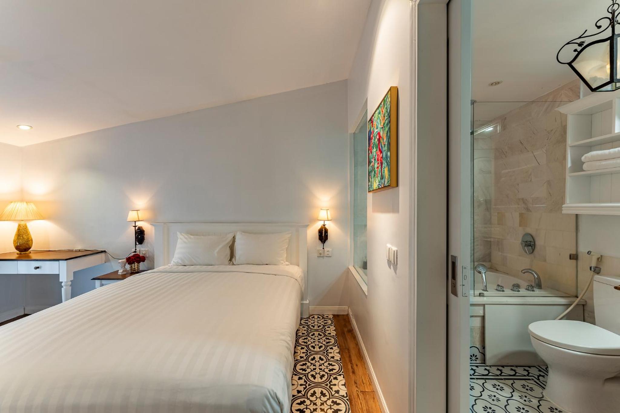 Golden Star Apartment & Hotel