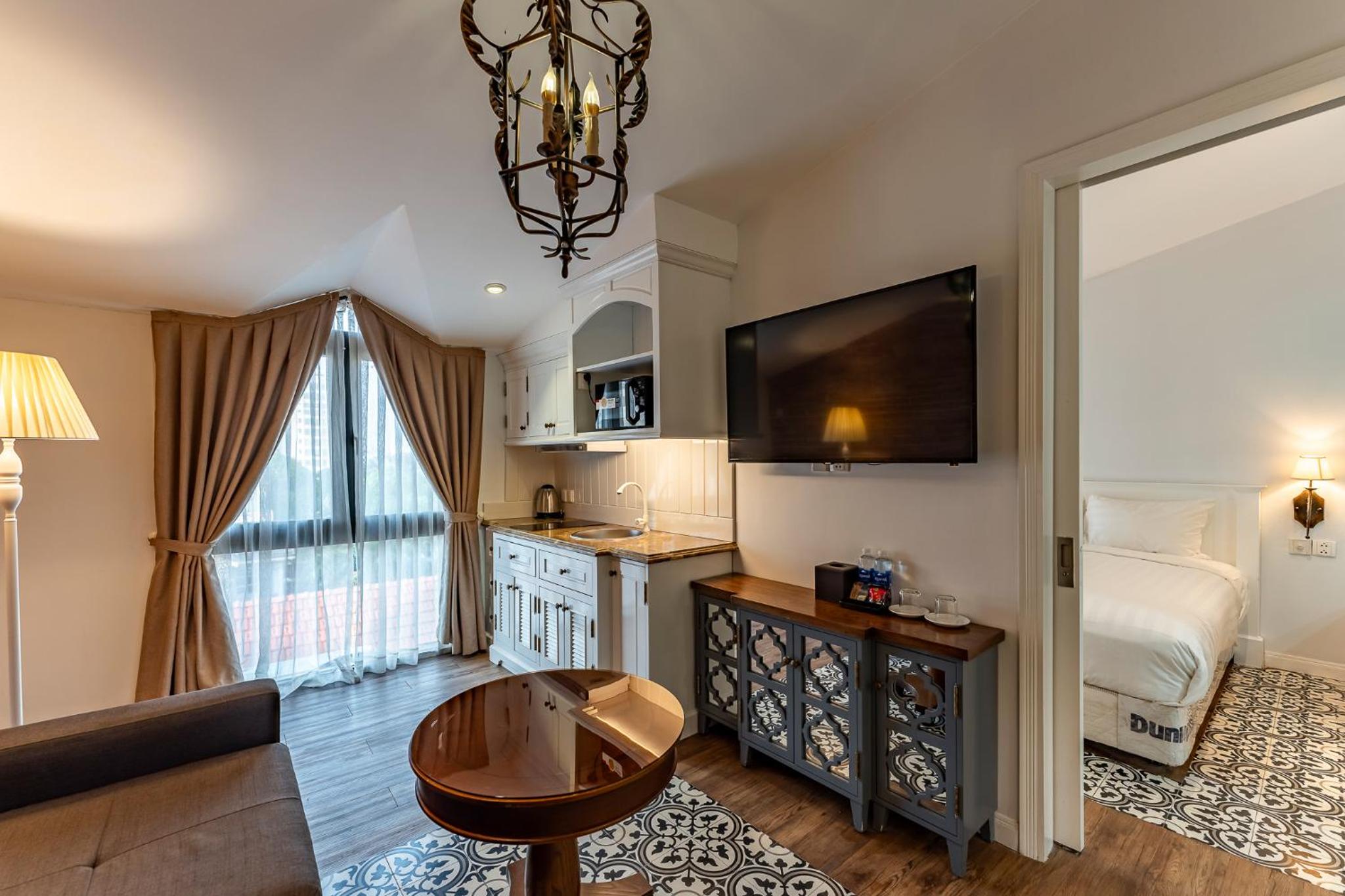 Golden Star Apartment & Hotel