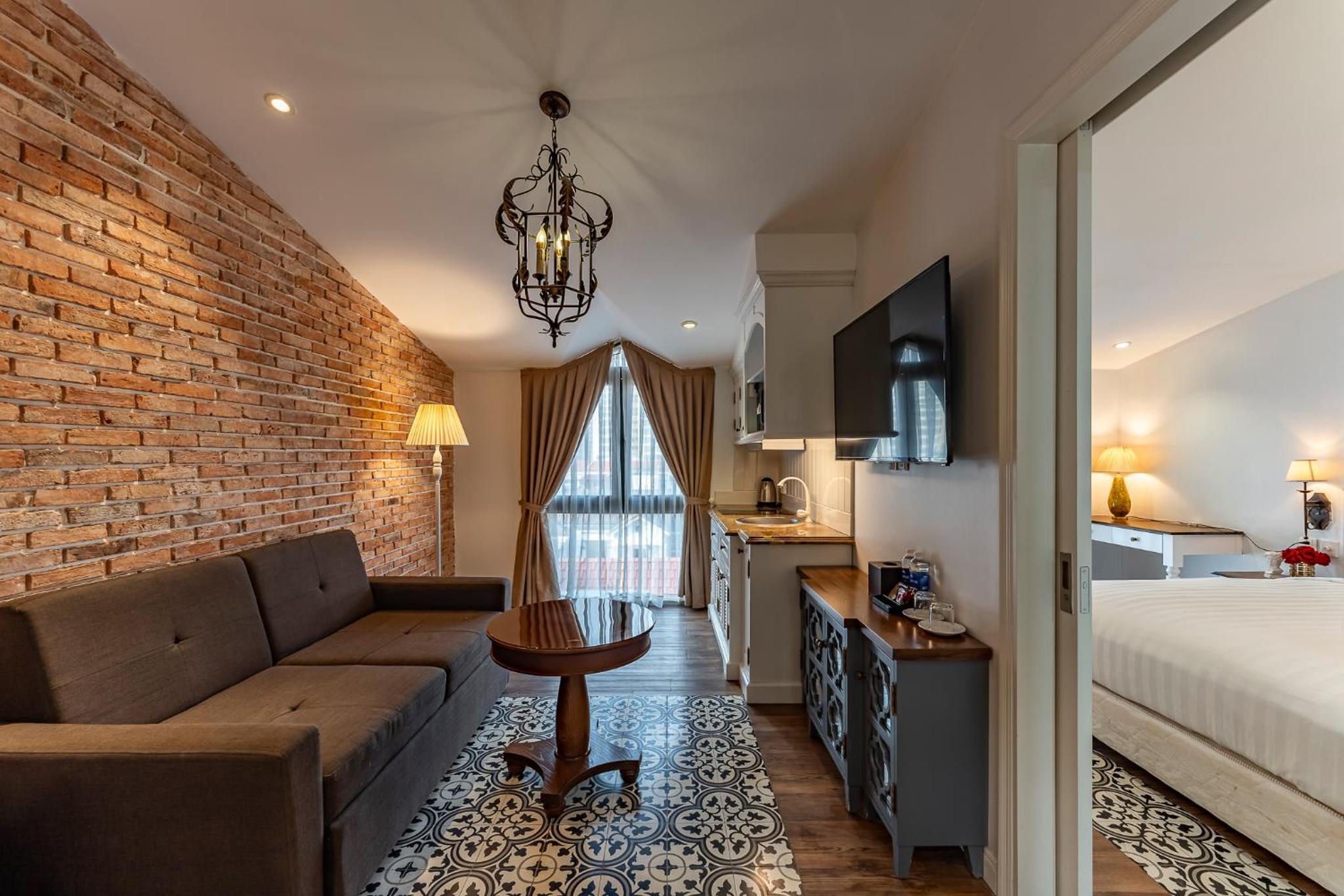 Golden Star Apartment & Hotel