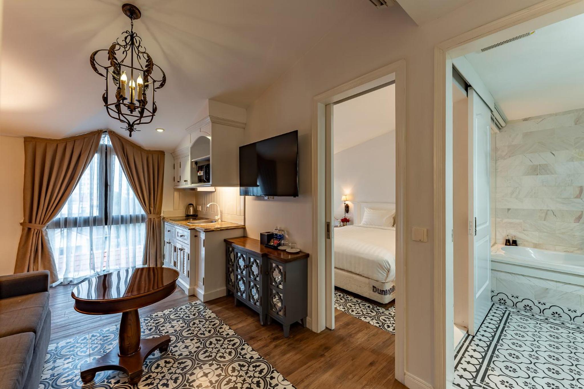 Golden Star Apartment & Hotel