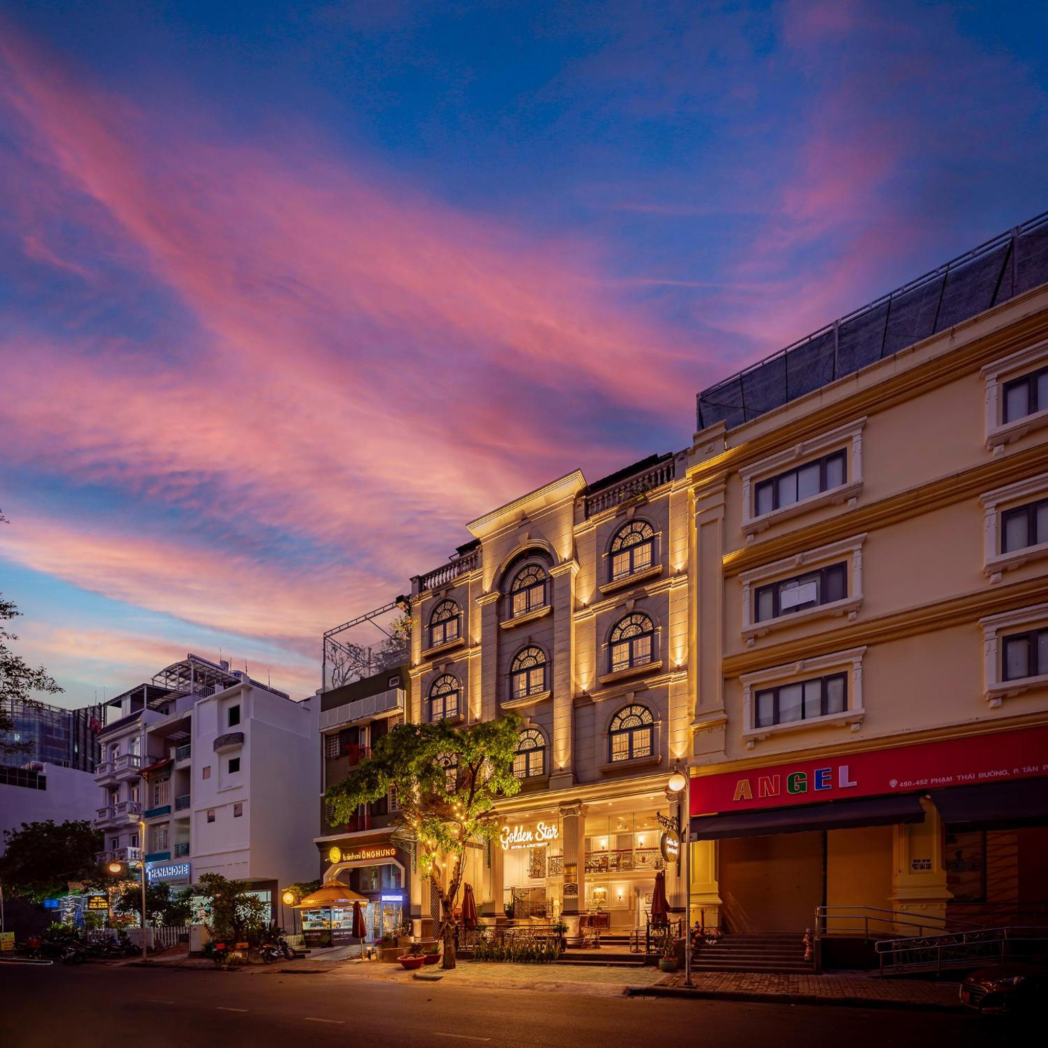 Golden Star Apartment & Hotel
