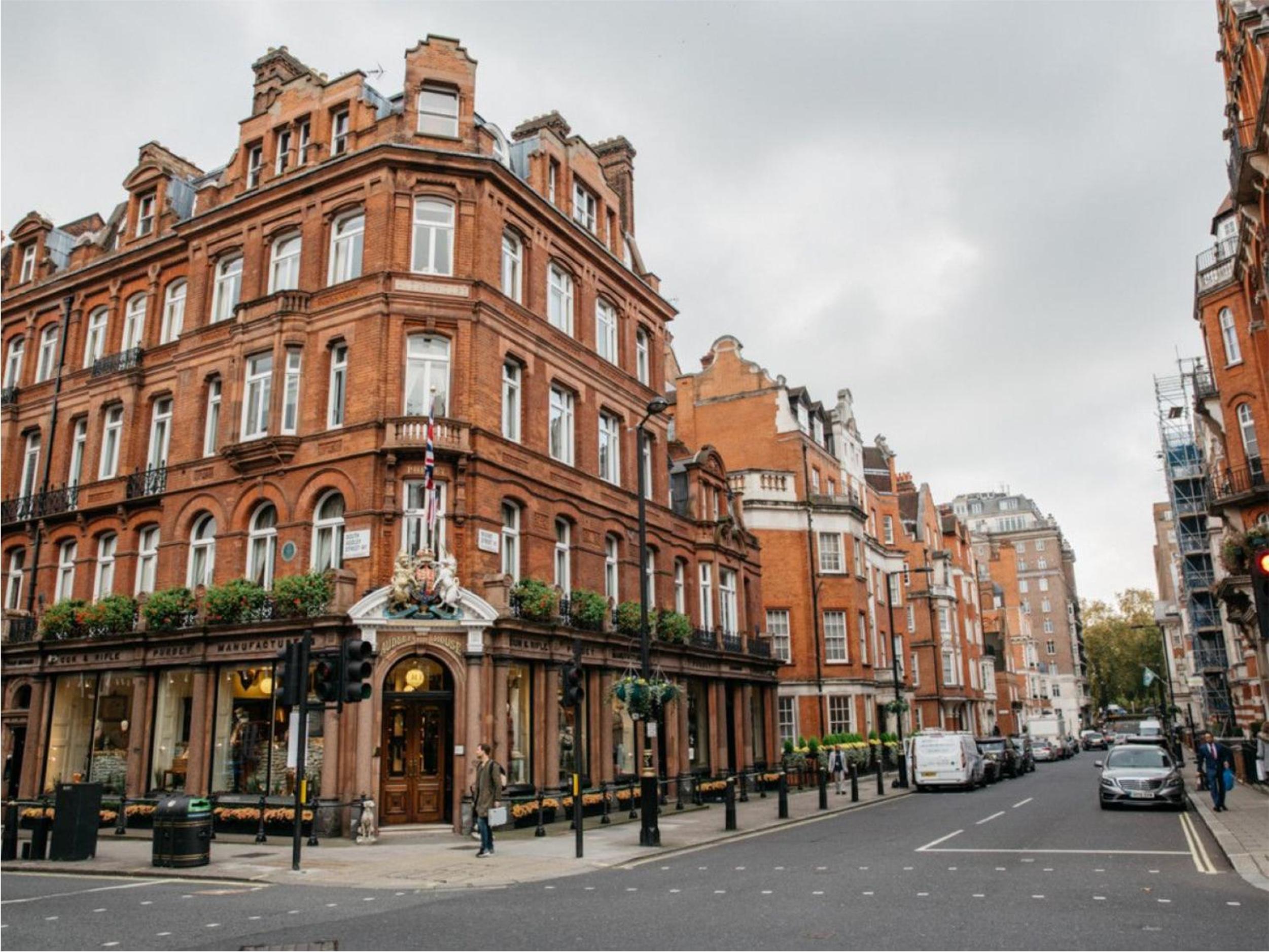 Charming Victorian Property with Aircon in Central London