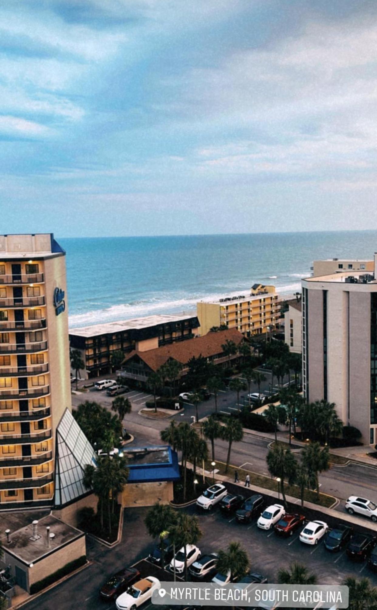 Hotel Beach Hideaway-Affordable Luxury - Image 1