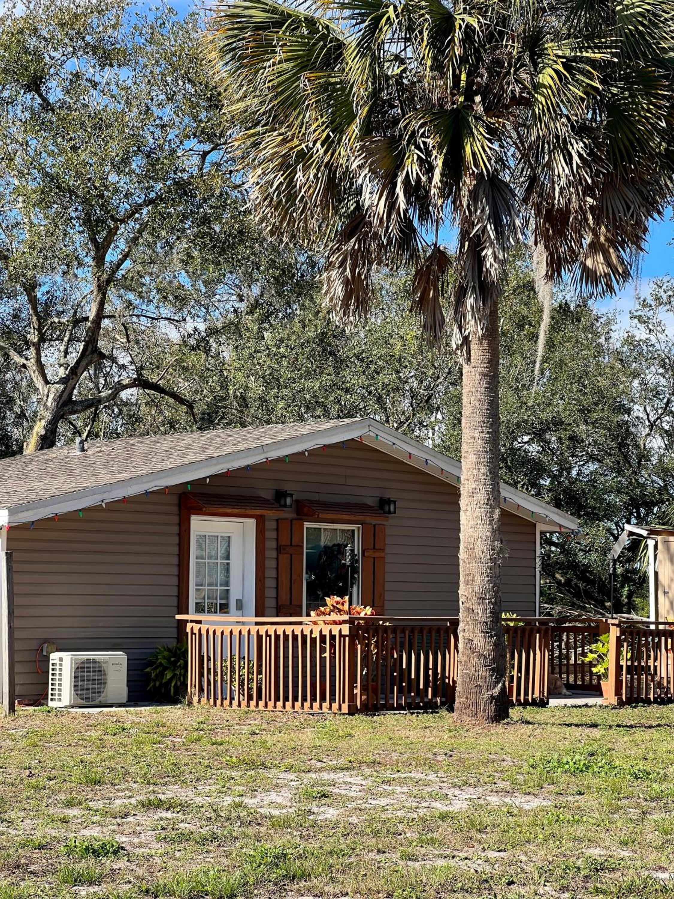 The Lake Alfred Citruswood Cabin
