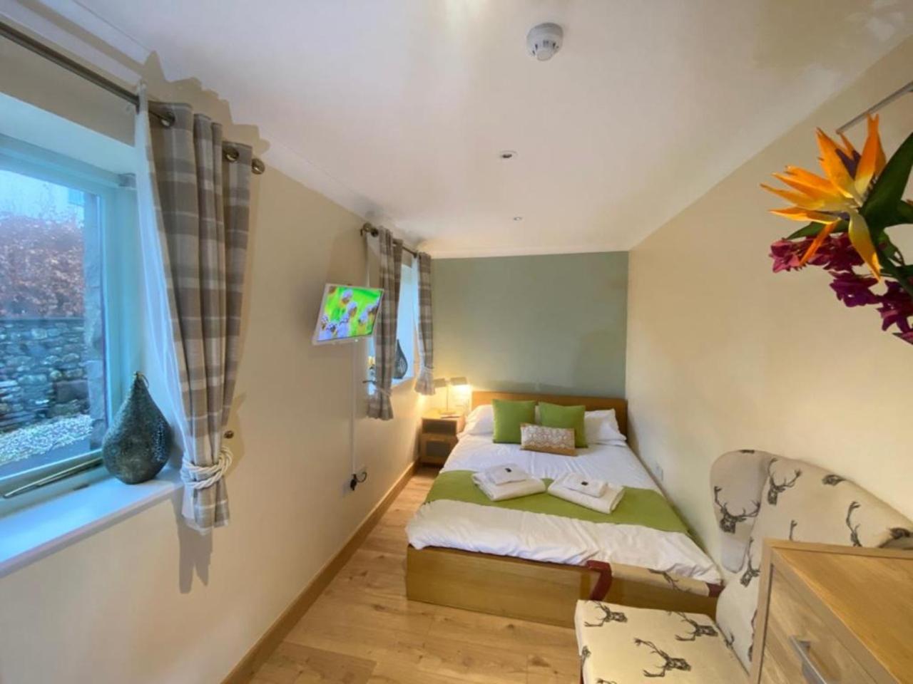 Penrith Vacations - Lake District cottage in 1 acre gardens off M6 - Property Image 23