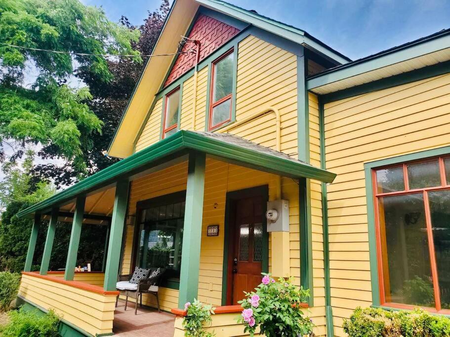Canoe Heritage House By The Lake