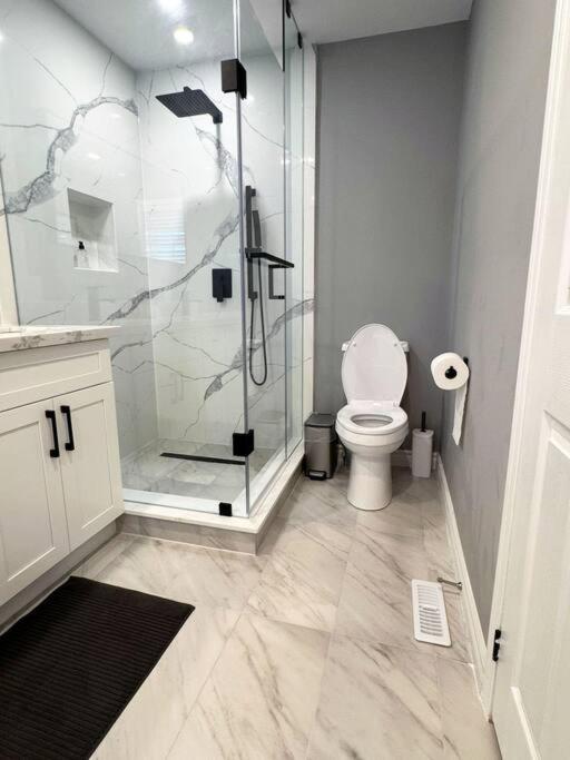 Spacious + Minimalistic Home in Whitby